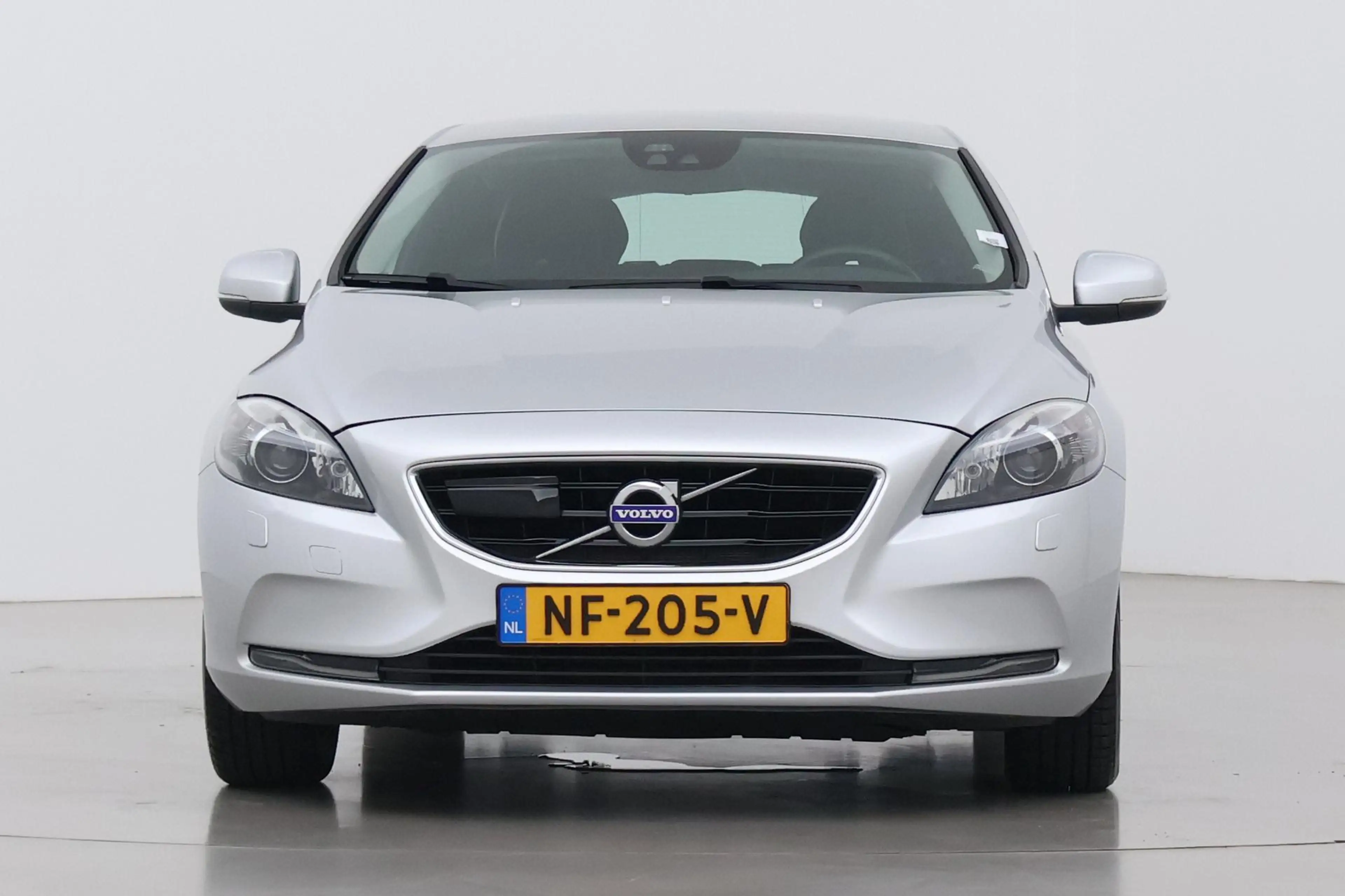 Volvo V40 2.0 D3 Momentum | Trekhaak | ACC | BLIS | Standkac — photo 15