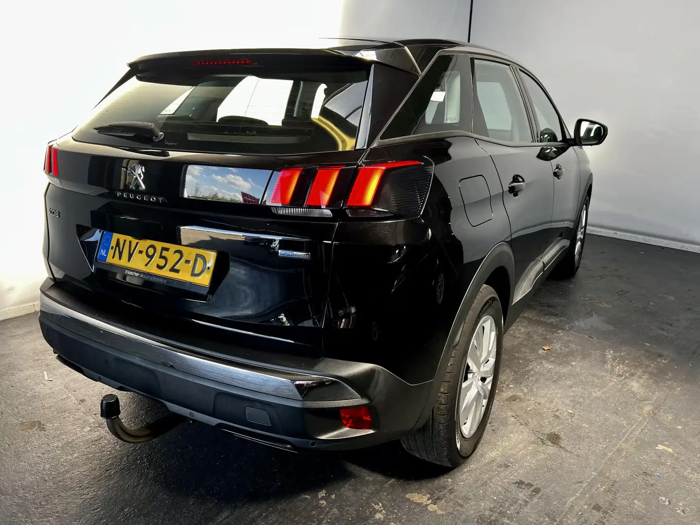 Peugeot 3008 1.2 PureTech Blue Lease Executive nieuwe motor Noir - 2