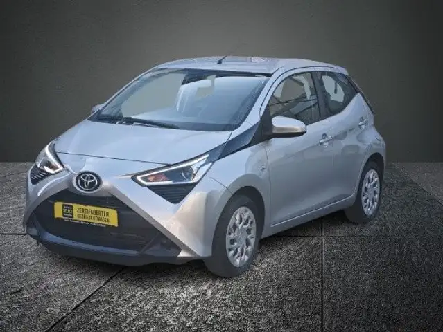 Toyota Aygo AYGO x-play Automatik