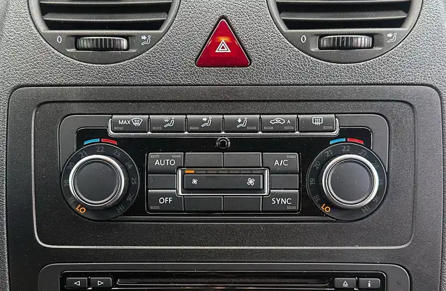 Volkswagen Caddy view 11