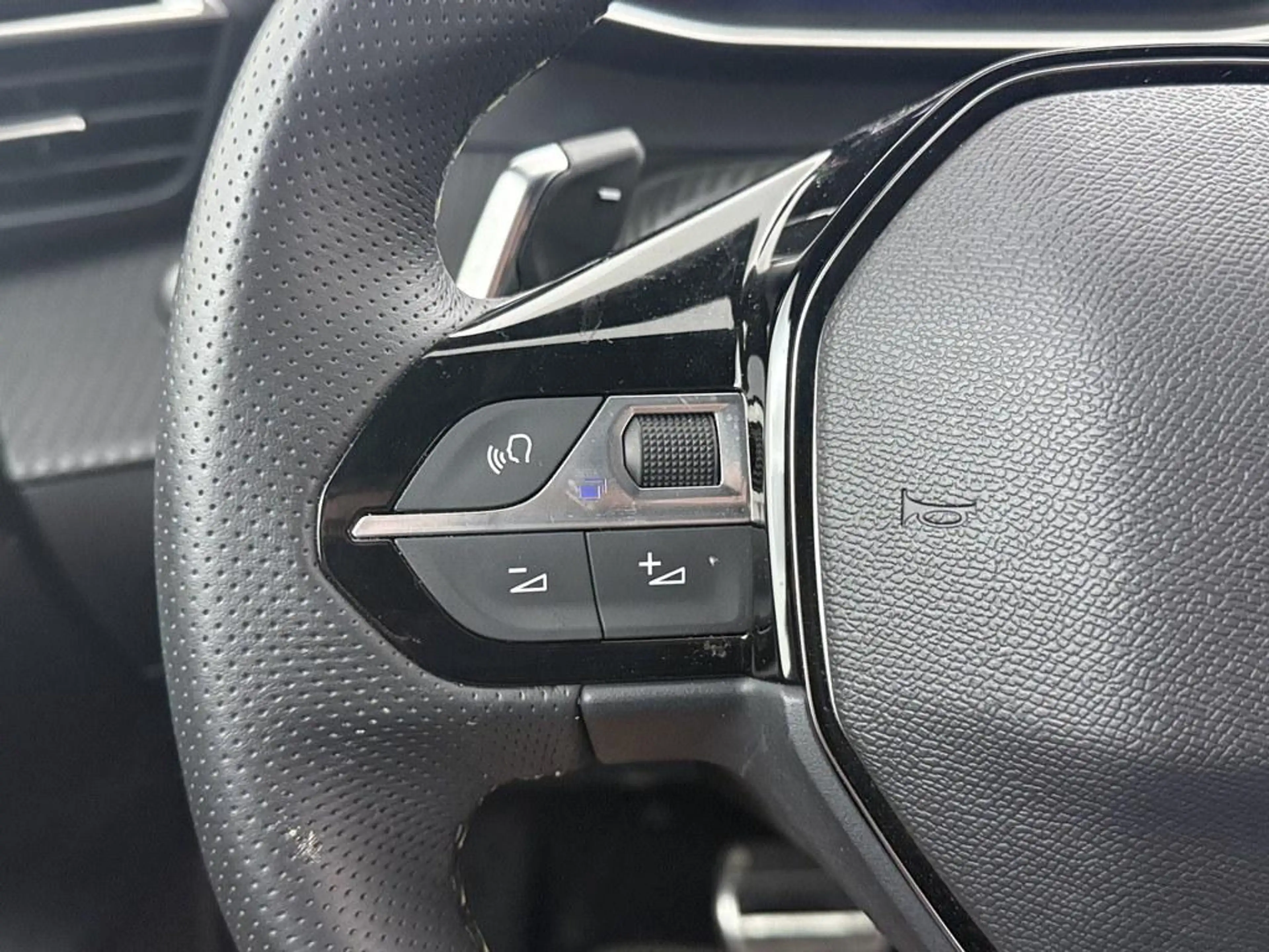 Peugeot 2008 1.2 Hybrid 145 GT 360.Camera/Ad.Cruise/Led.Matrix/ — photo 7