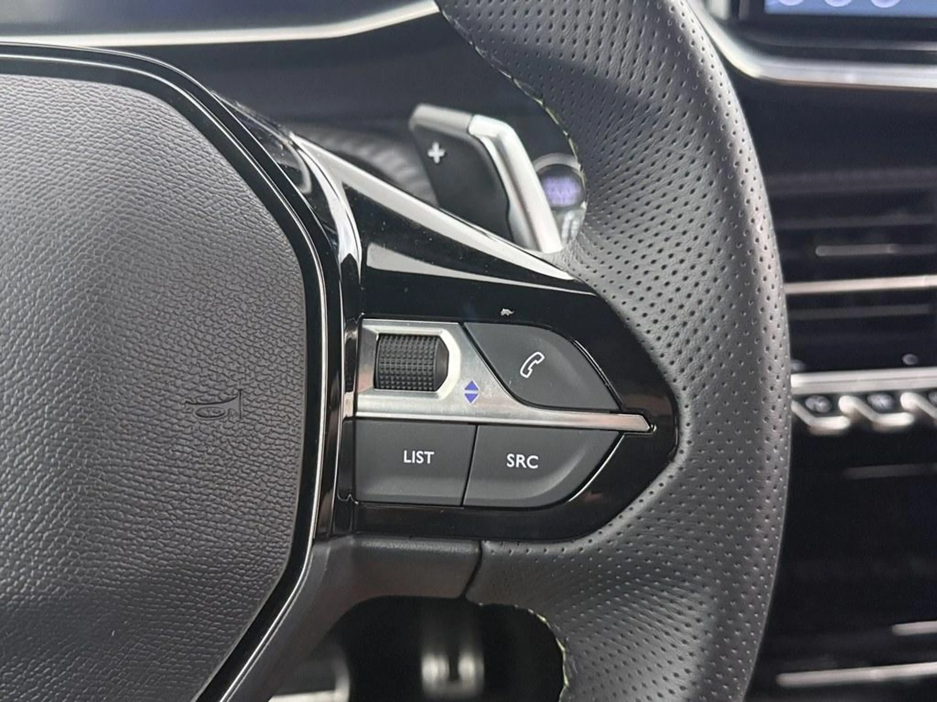 Peugeot 2008 1.2 Hybrid 145 GT 360.Camera/Ad.Cruise/Led.Matrix/ — photo 8