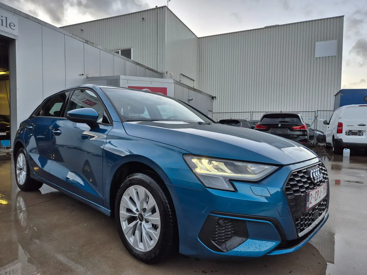 Audi A3 PHEV 40 TFSI e // S-TRONIC // 68.237 KM !! 2022 !! Blau - 2