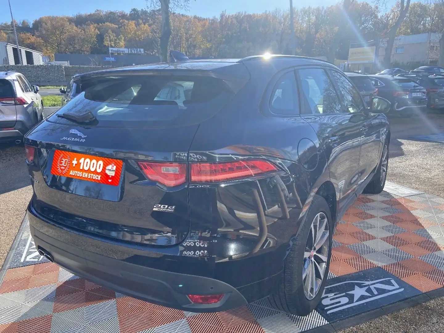 Jaguar F-Pace 2.0 D 180 R-SPORT BVA8 4x4 Noir - 2