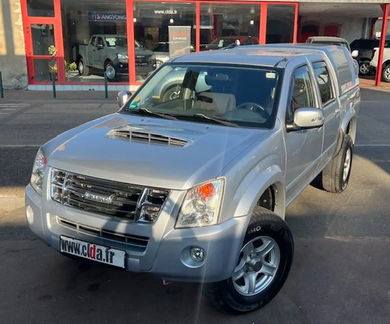 Isuzu D-Max D-MAX 3.0 4WD CREW CAB LS A srebrna - 2
