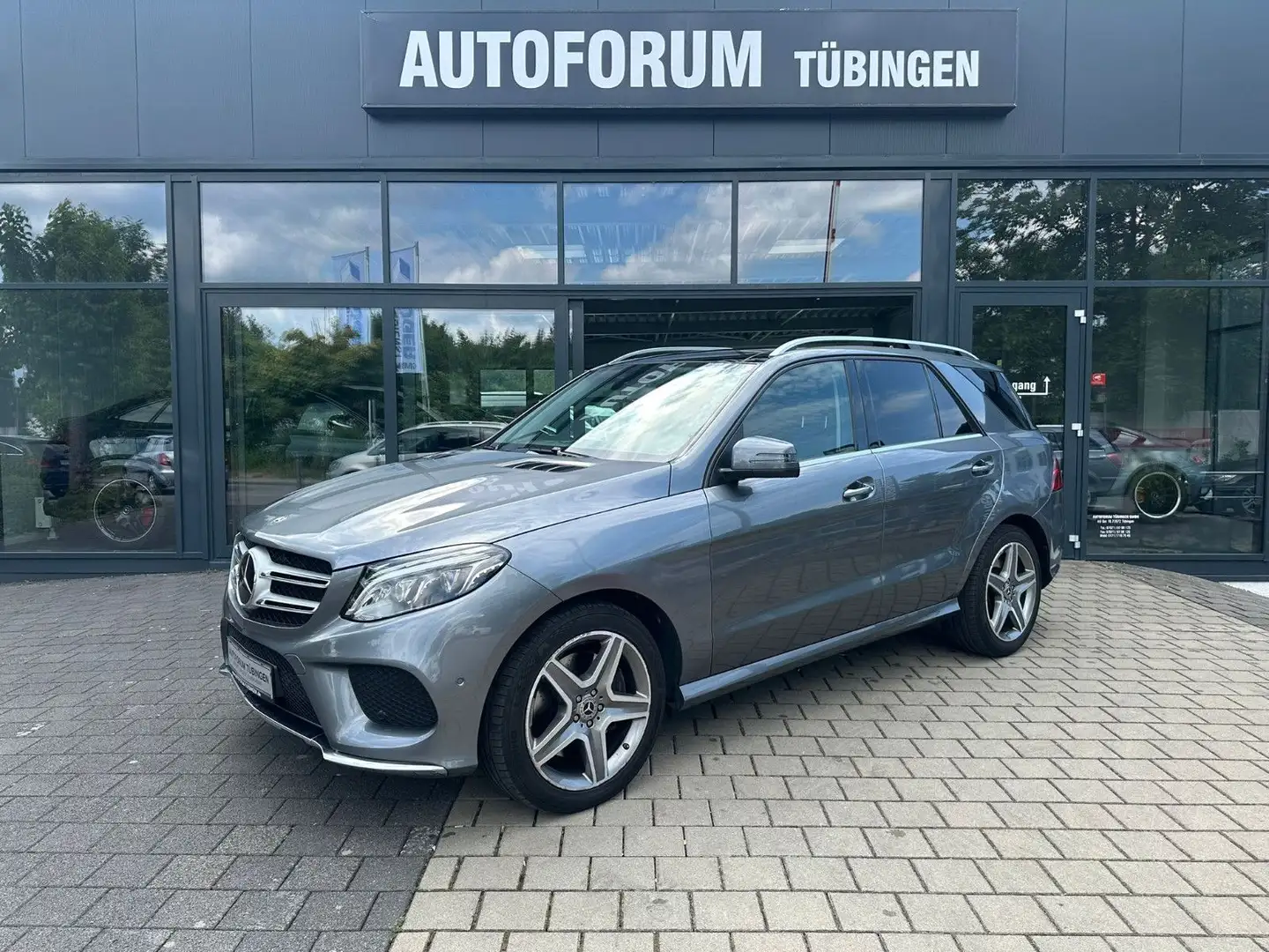 Mercedes-Benz GLE 500 4MATIC AMG*PANO*360*SDH*DISTRO*AHK* Gris - 1