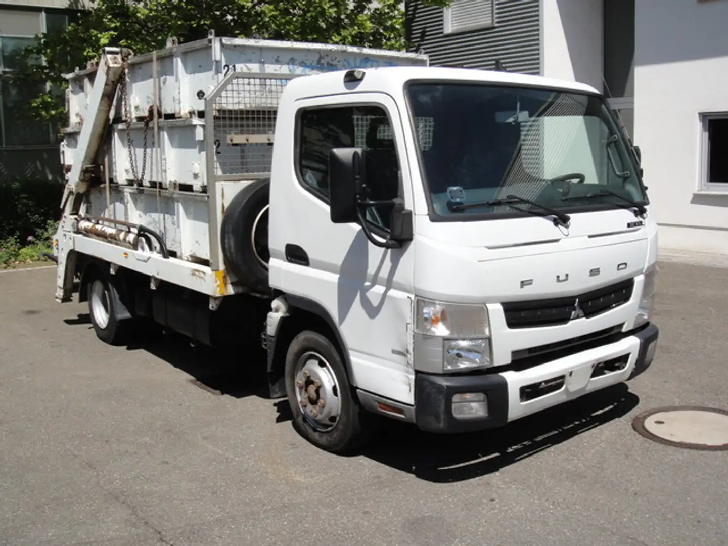 Mitsubishi Canter Fuso 7C15 Absetzer inkl. 3 Mulden Weiß - 2