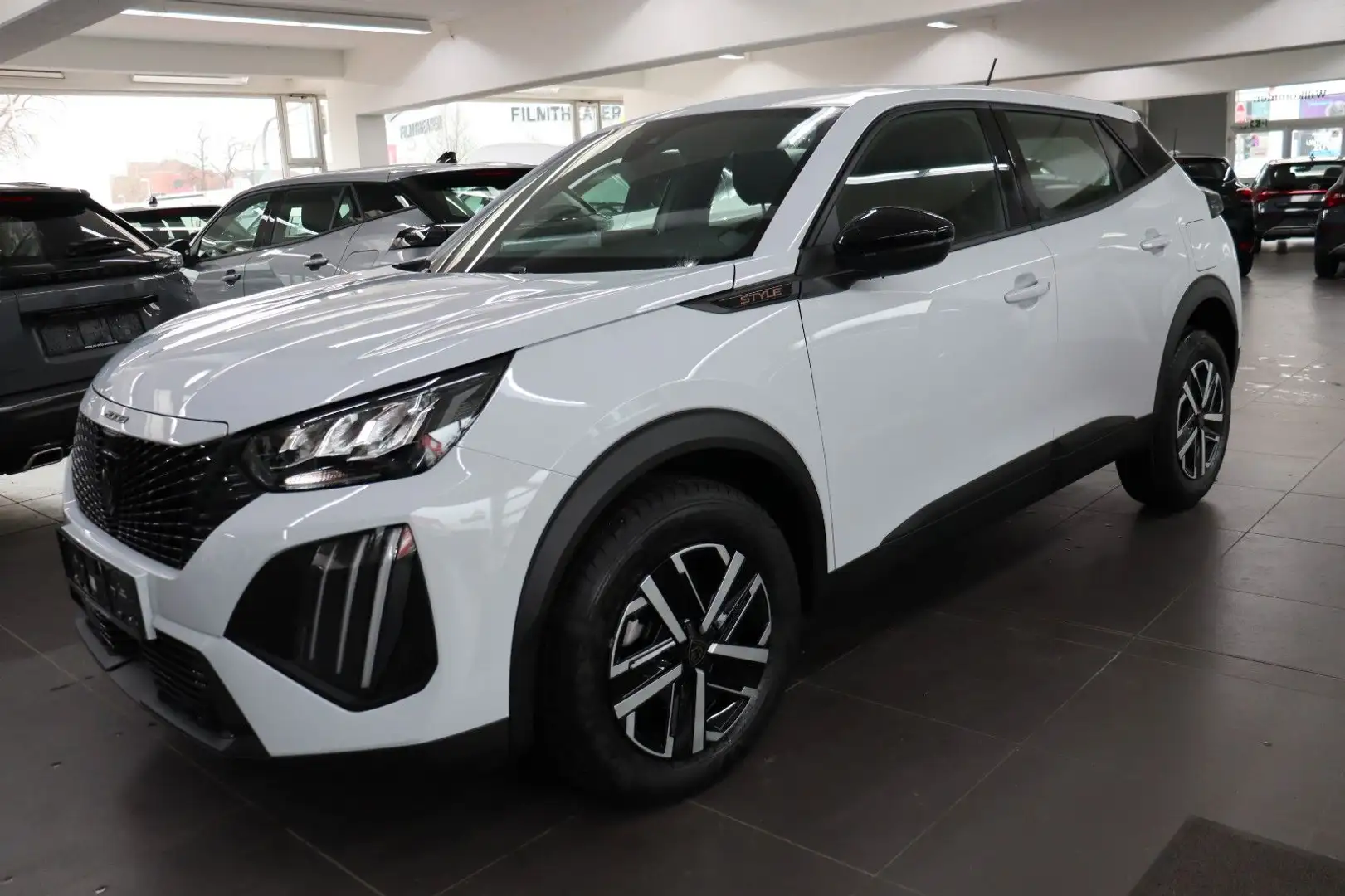 Peugeot 2008 1.2 PureTech Style SHZ LED PDC Carpl.SOFORT Белый - 1