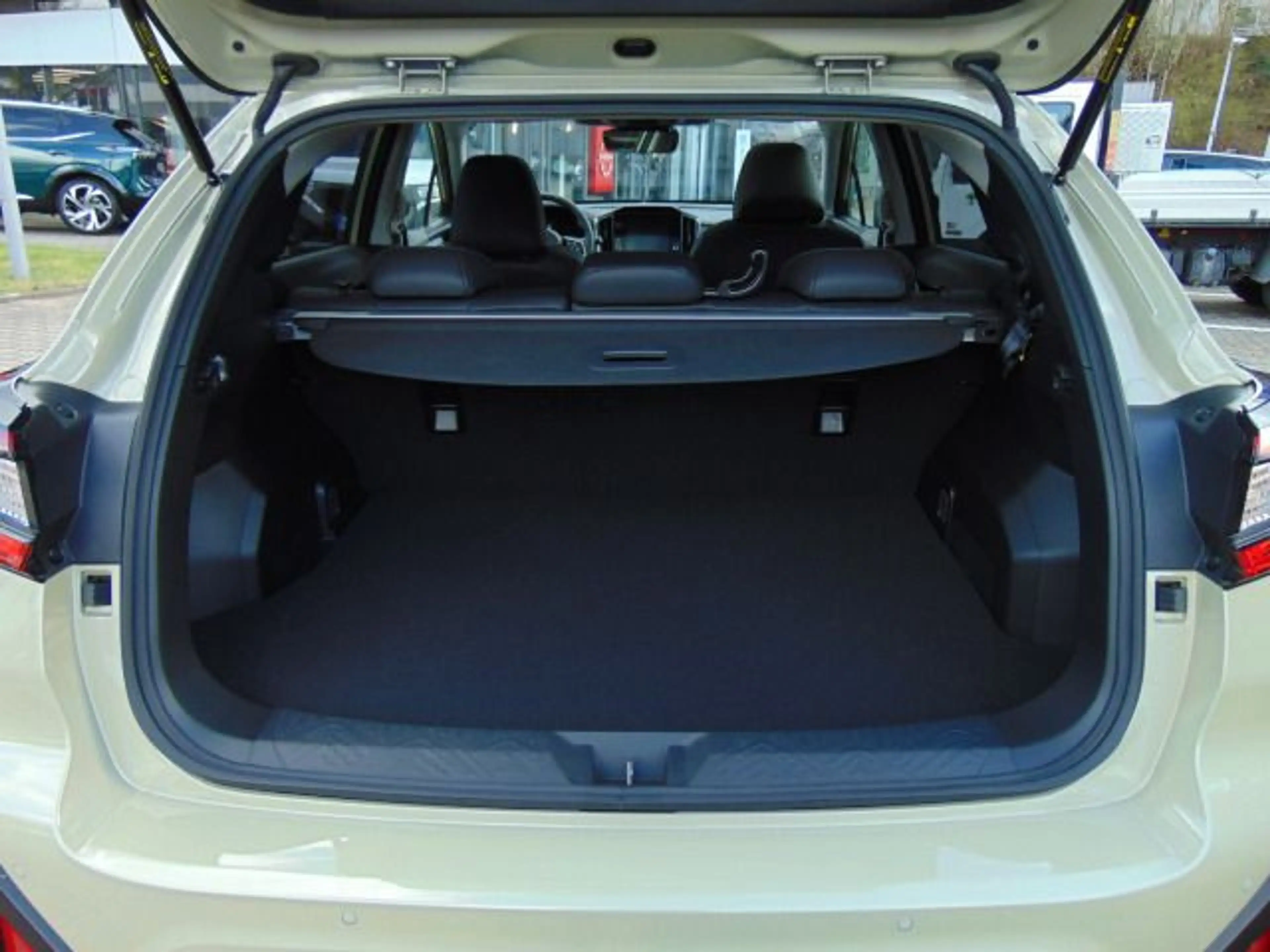 Subaru Crosstrek 2.0ie e-BOXER Platinum Lineart, Leder — photo 3