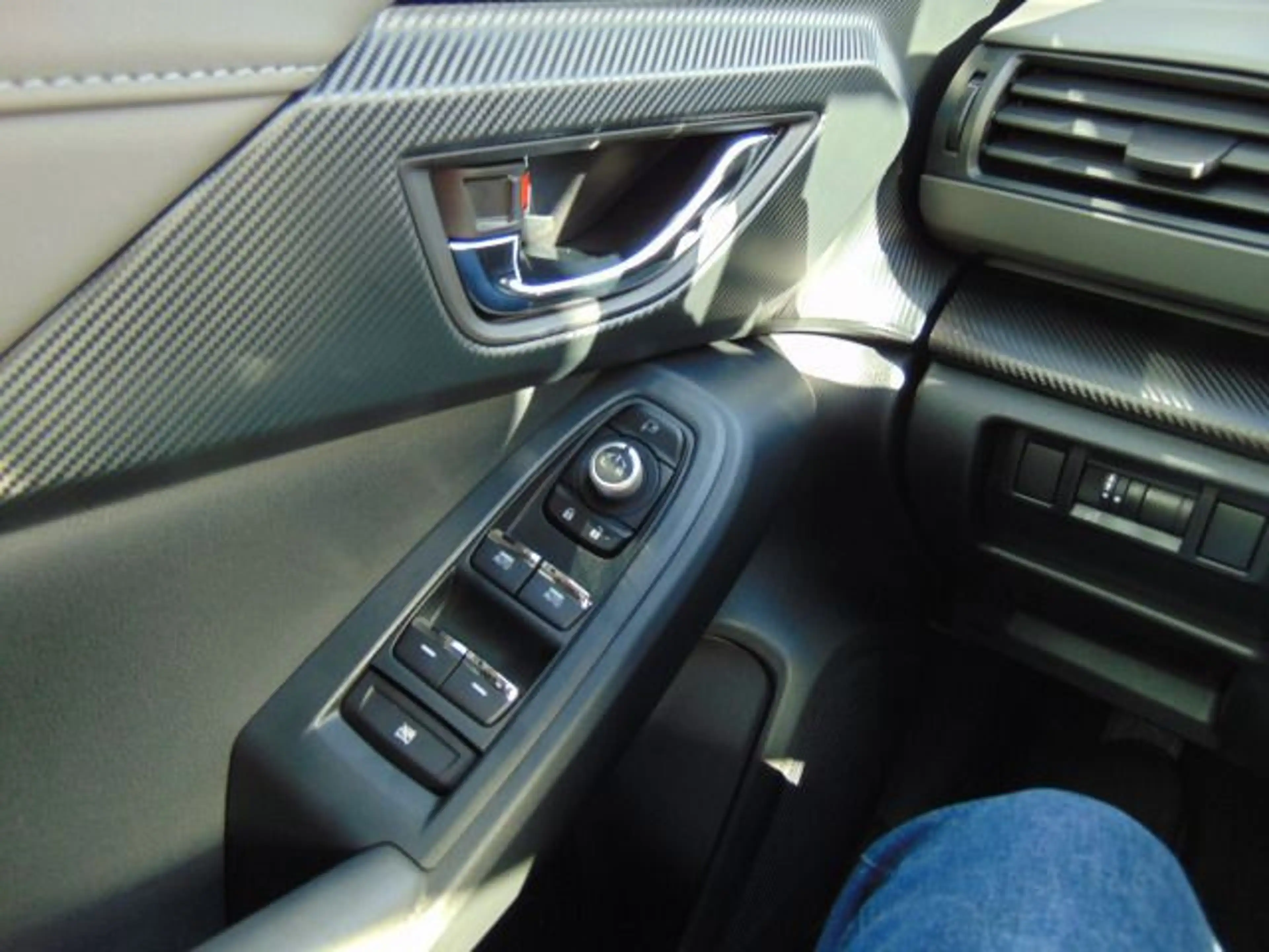 Subaru Crosstrek 2.0ie e-BOXER Platinum Lineart, Leder — photo 9