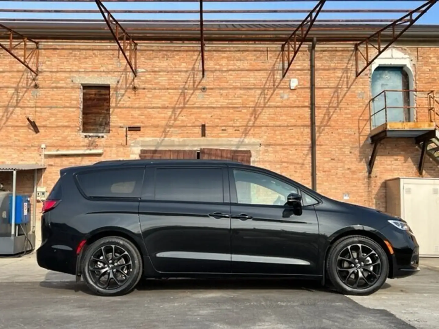 Chrysler Pacifica LIMITED S APPEARANCE FWD Nero - 2