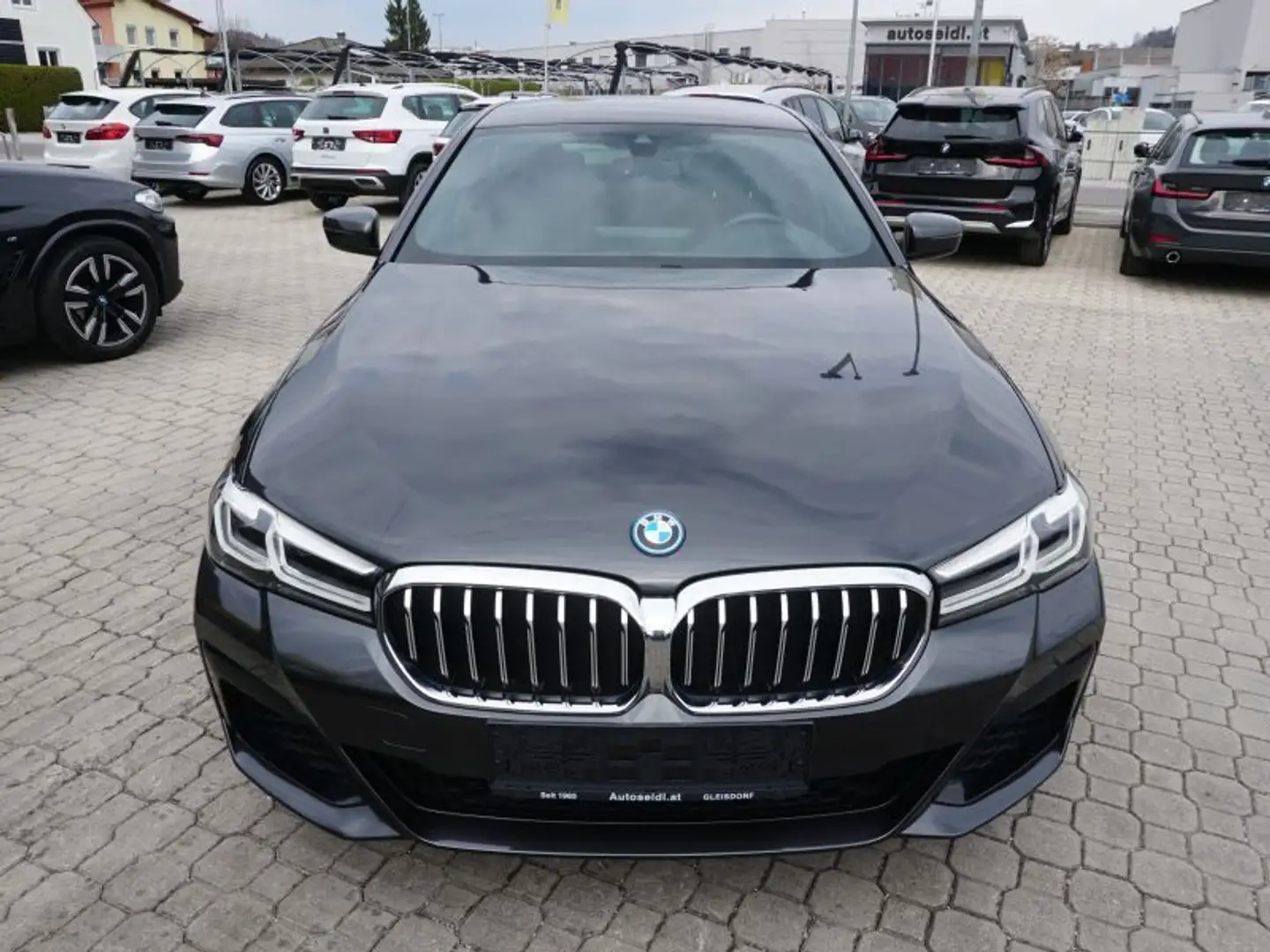 BMW 520 e Aut. *M-SPORTPAKET* Gris - 2