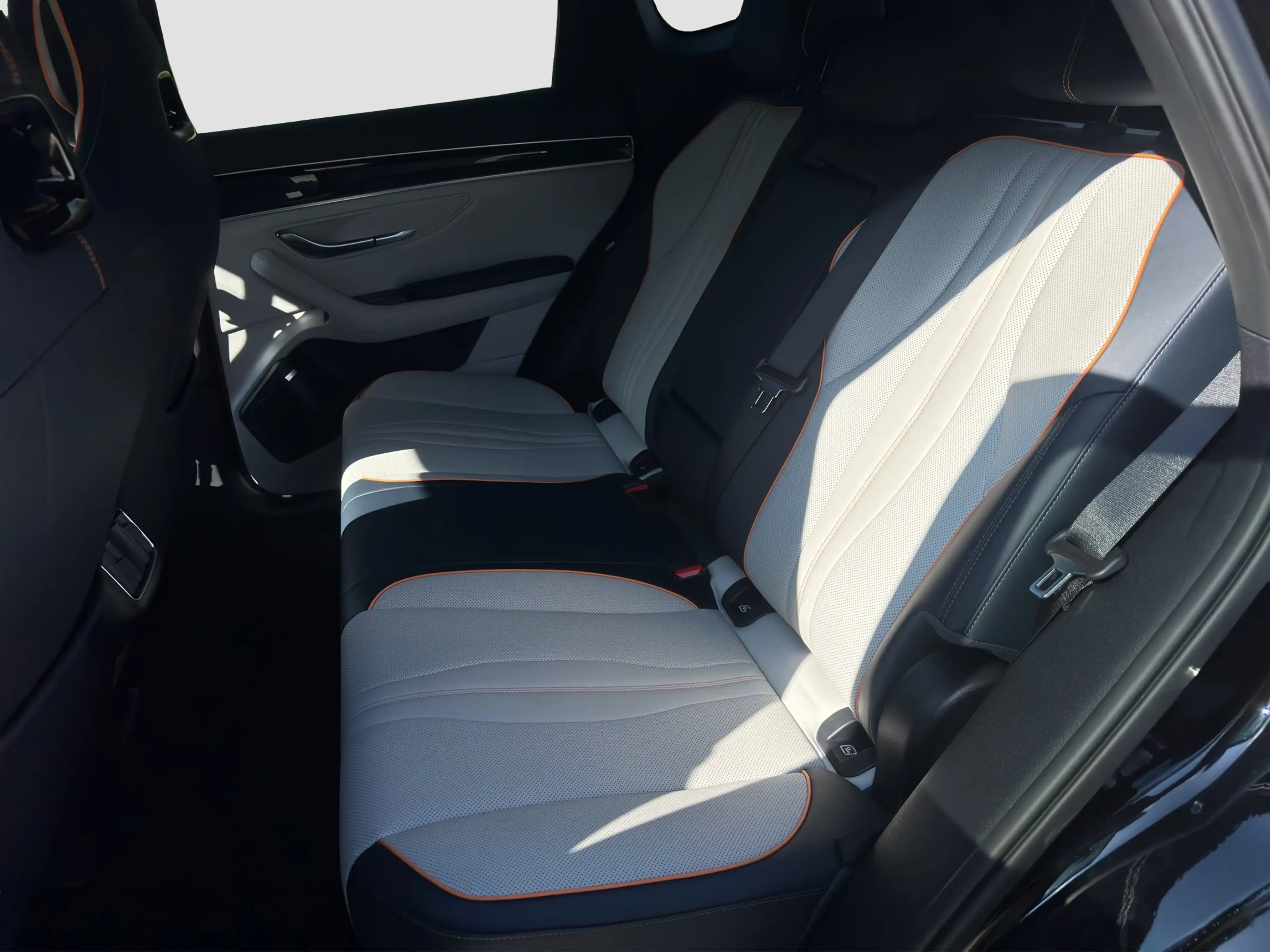 BYD Seal -U — photo 11