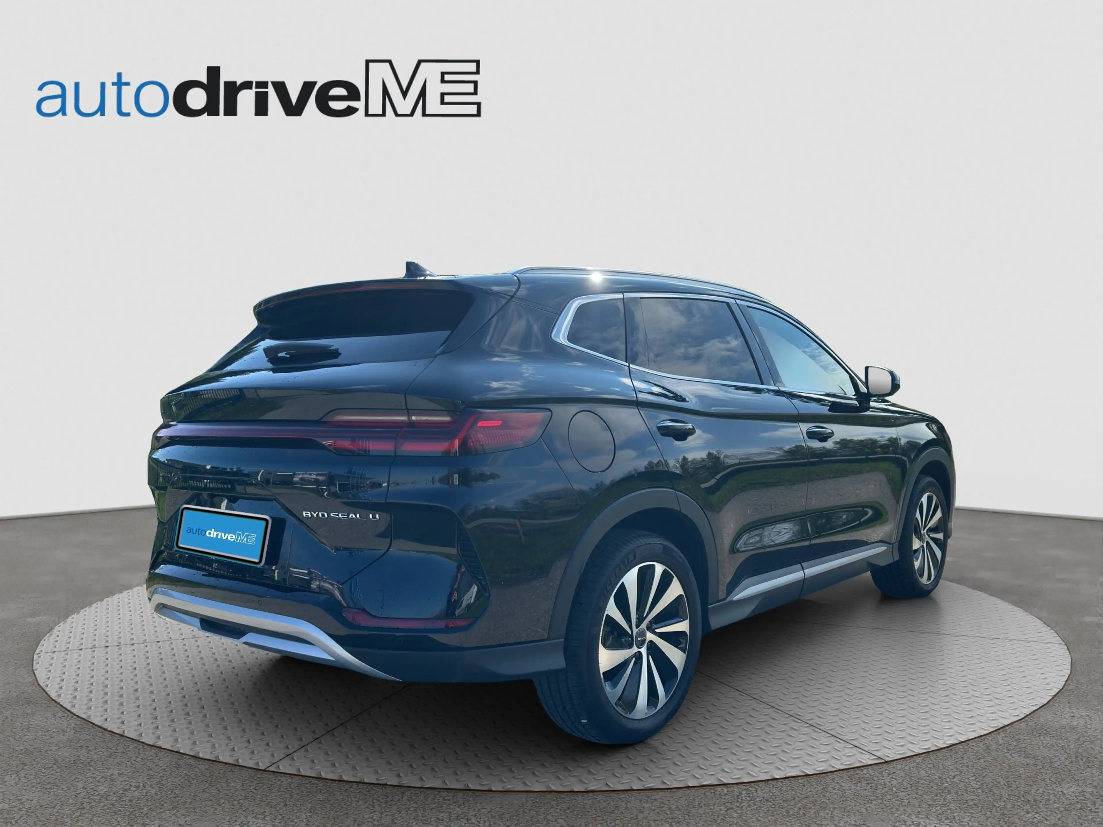 BYD Seal -U — photo 5