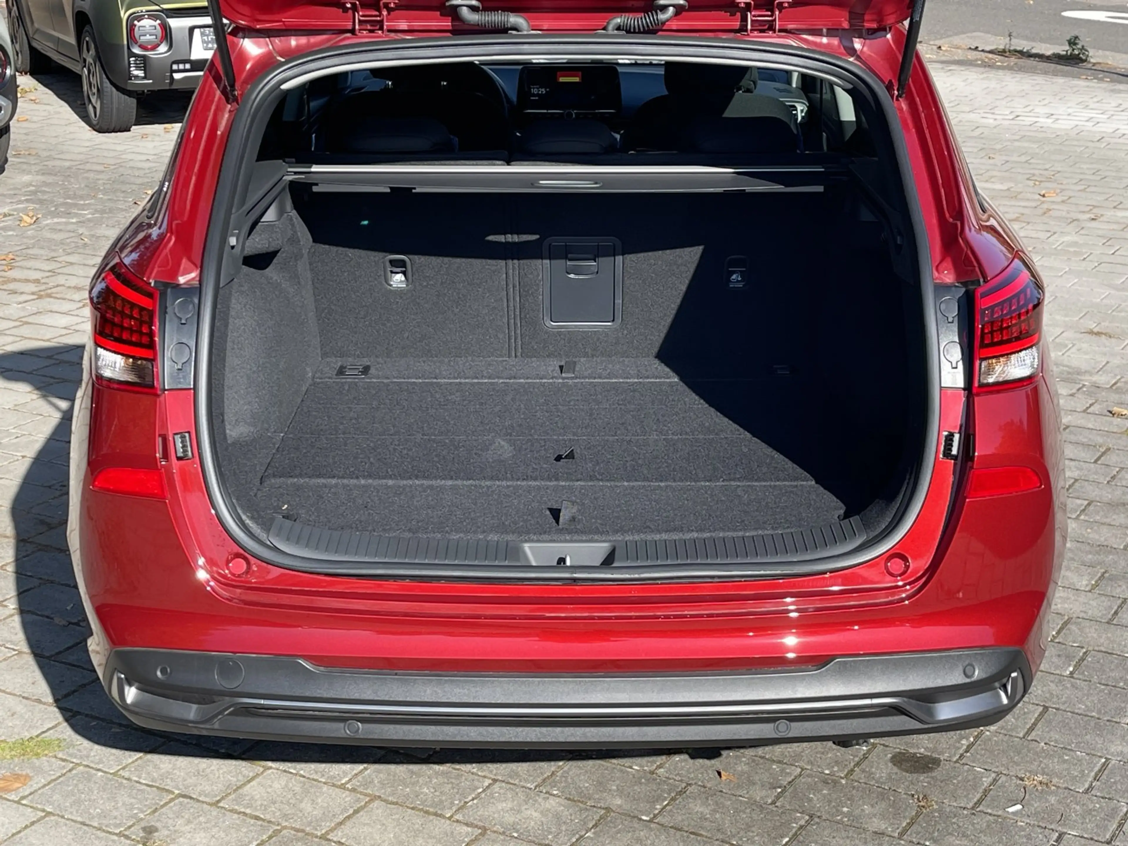 Hyundai i30 W 1,6 T-Gdi /LED/Kamera/Navi/ACC/110 km — photo 6
