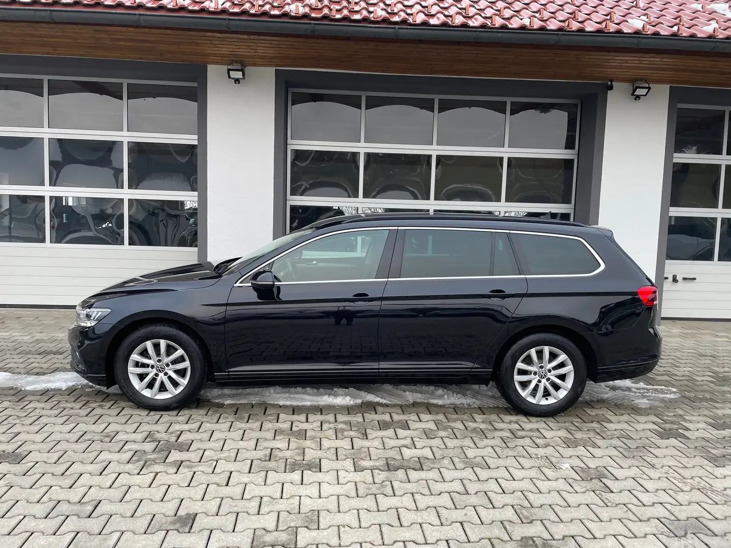 Volkswagen Passat Variant Business 2,0 TDI DSG *AHV*RFK*APP*NAVI*SITZHZ* Schwarz - 2