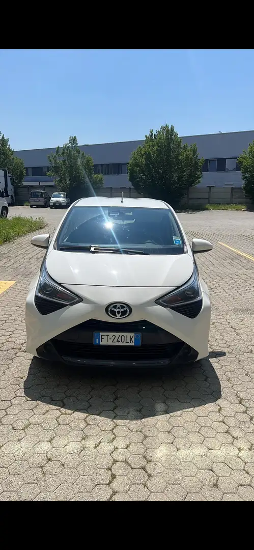 Toyota Aygo 5p 1.0 x-play m-mt 72cv - 1
