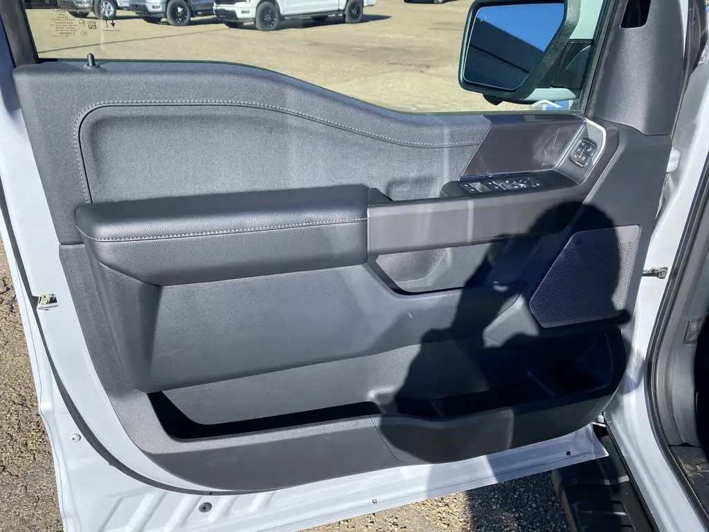 2025 Ford F-150 Lariat SuperCrew 145 | 4X4 | 360 Cam | Remote Star — photo 6