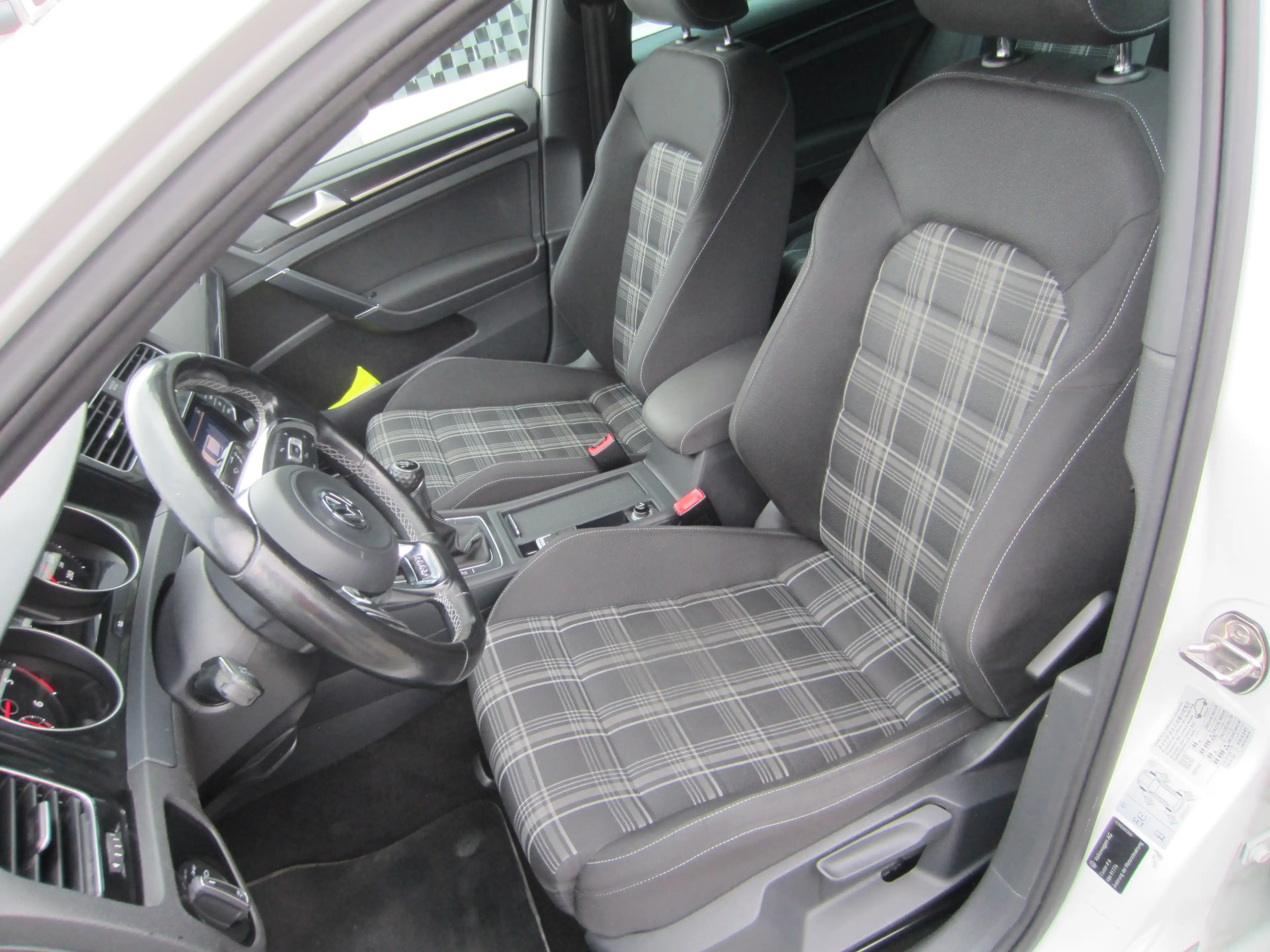 Volkswagen Golf GTD GTD BMT — photo 7