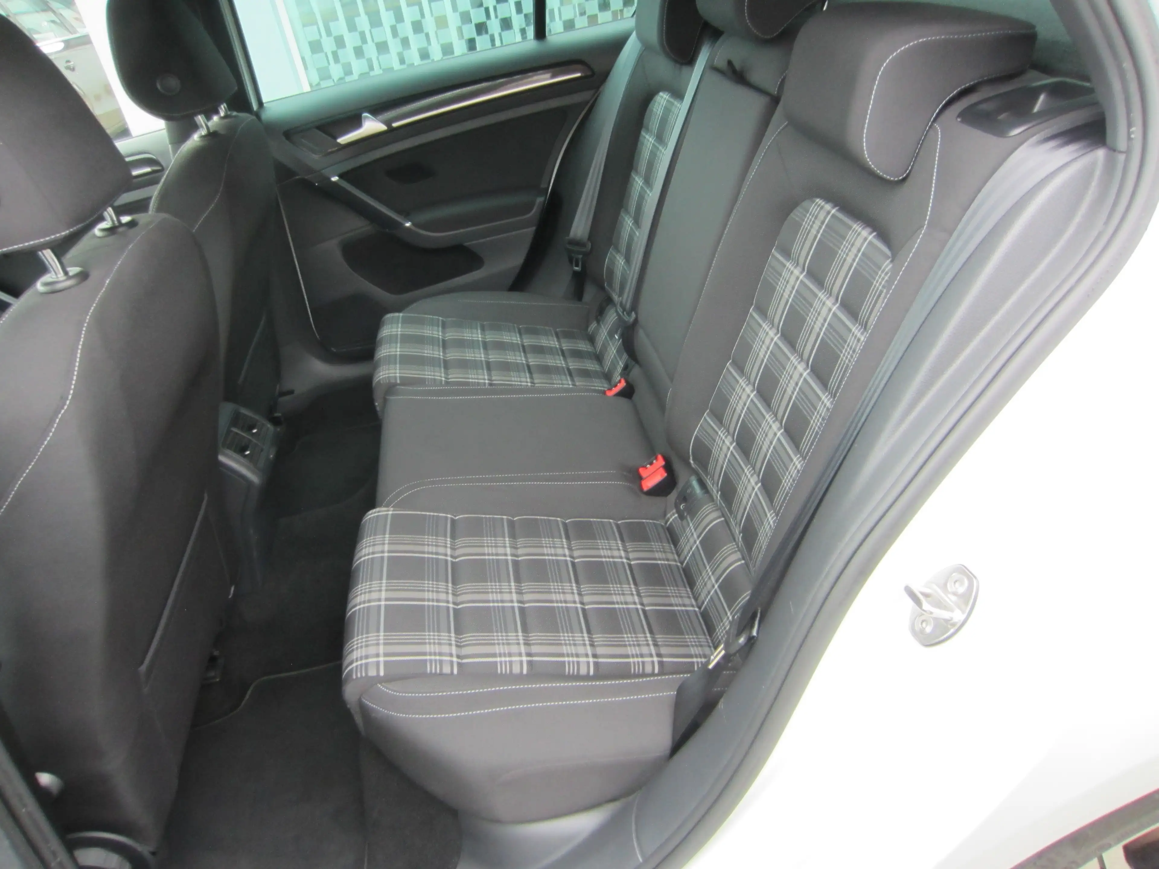 Volkswagen Golf GTD GTD BMT — photo 4