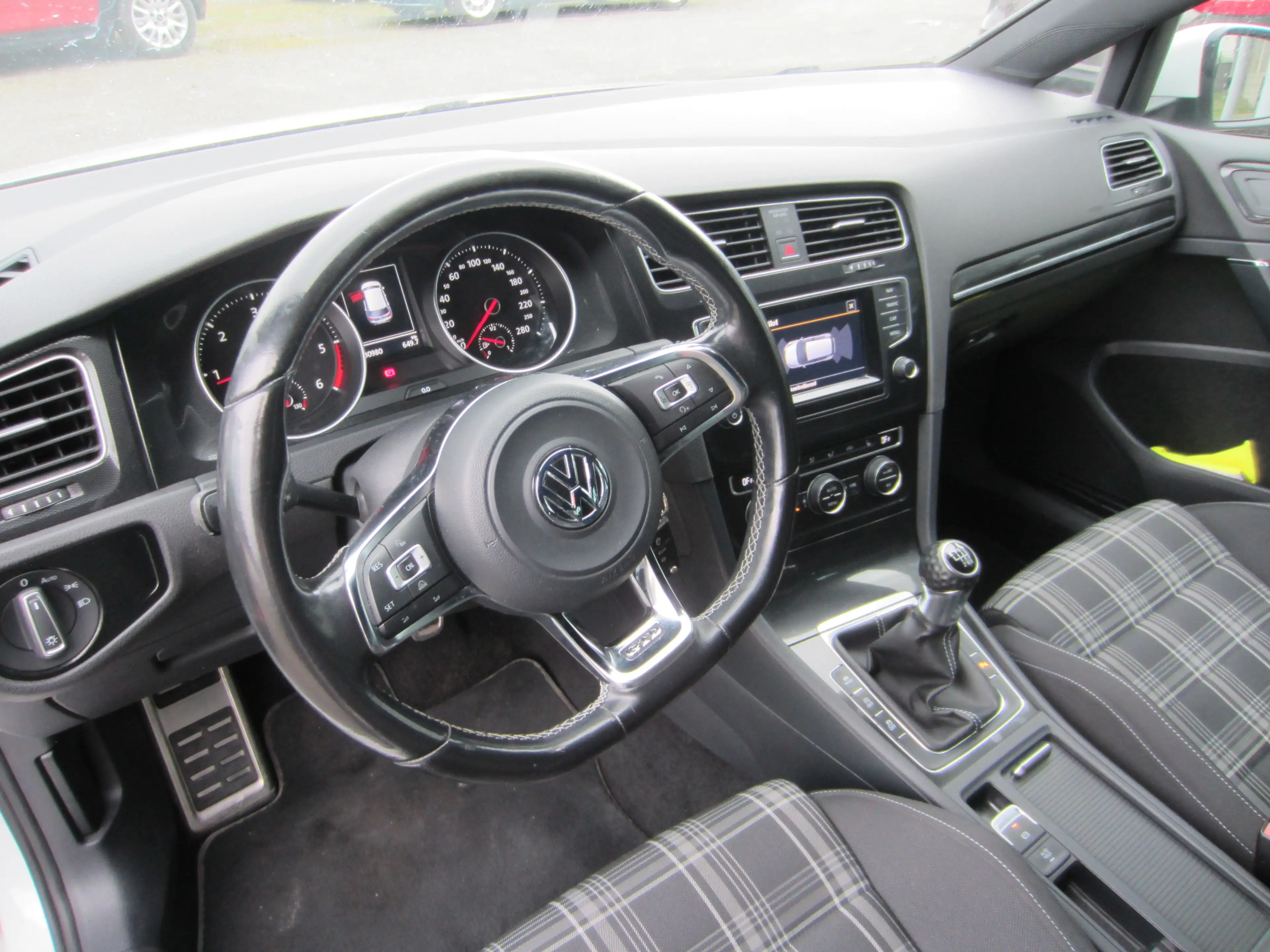 Volkswagen Golf GTD GTD BMT — photo 9