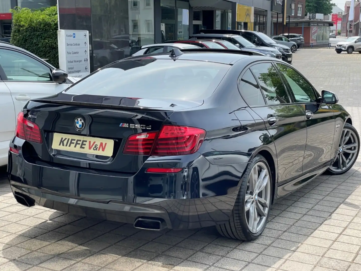 BMW 550 xD*NAVI-PRO*HUD*SD*SOFT*H/K*FOND-TV*KAMERA Чорний - 2