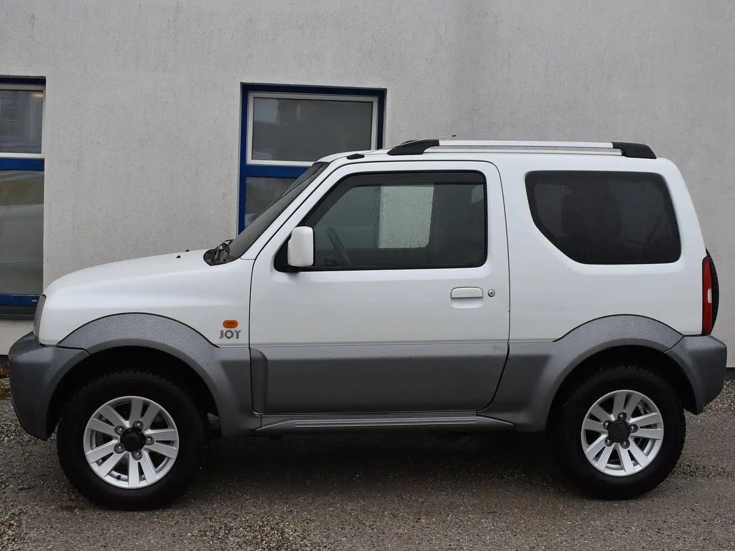 Suzuki Jimny 1,3 JOY 4X4 Blanc - 2