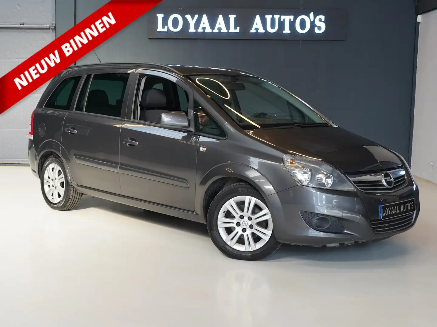 Opel Zafira 1.8 111 years Edition | CRUISE | AIRCO | TREKHAAK Grijs - 1
