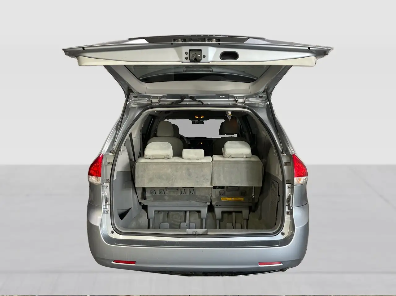 Toyota Sienna снимка Toyota Sienna