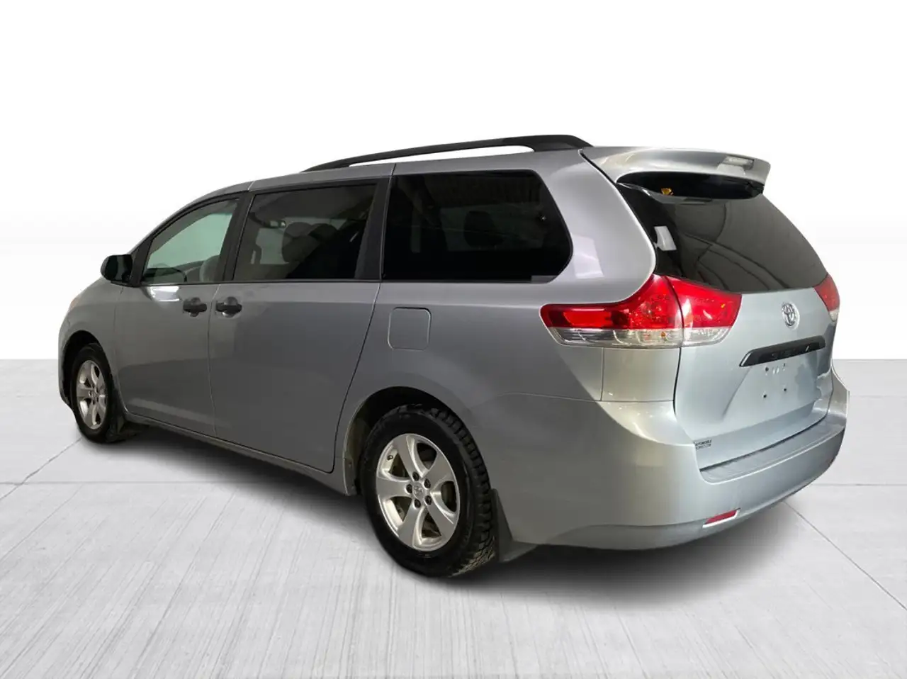 Toyota Sienna снимка Toyota Sienna