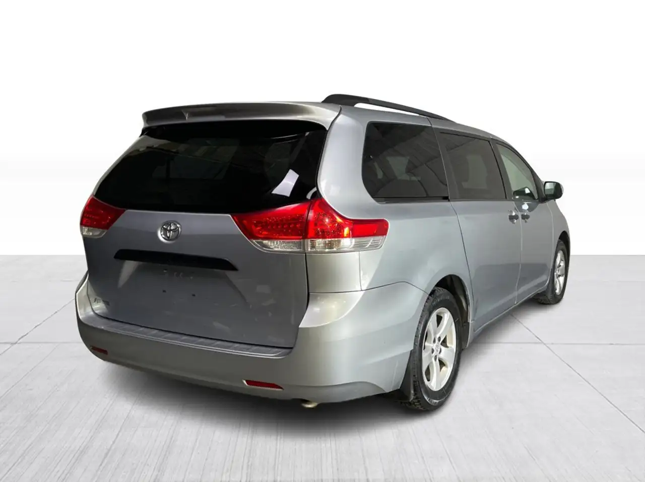 Toyota Sienna снимка Toyota Sienna
