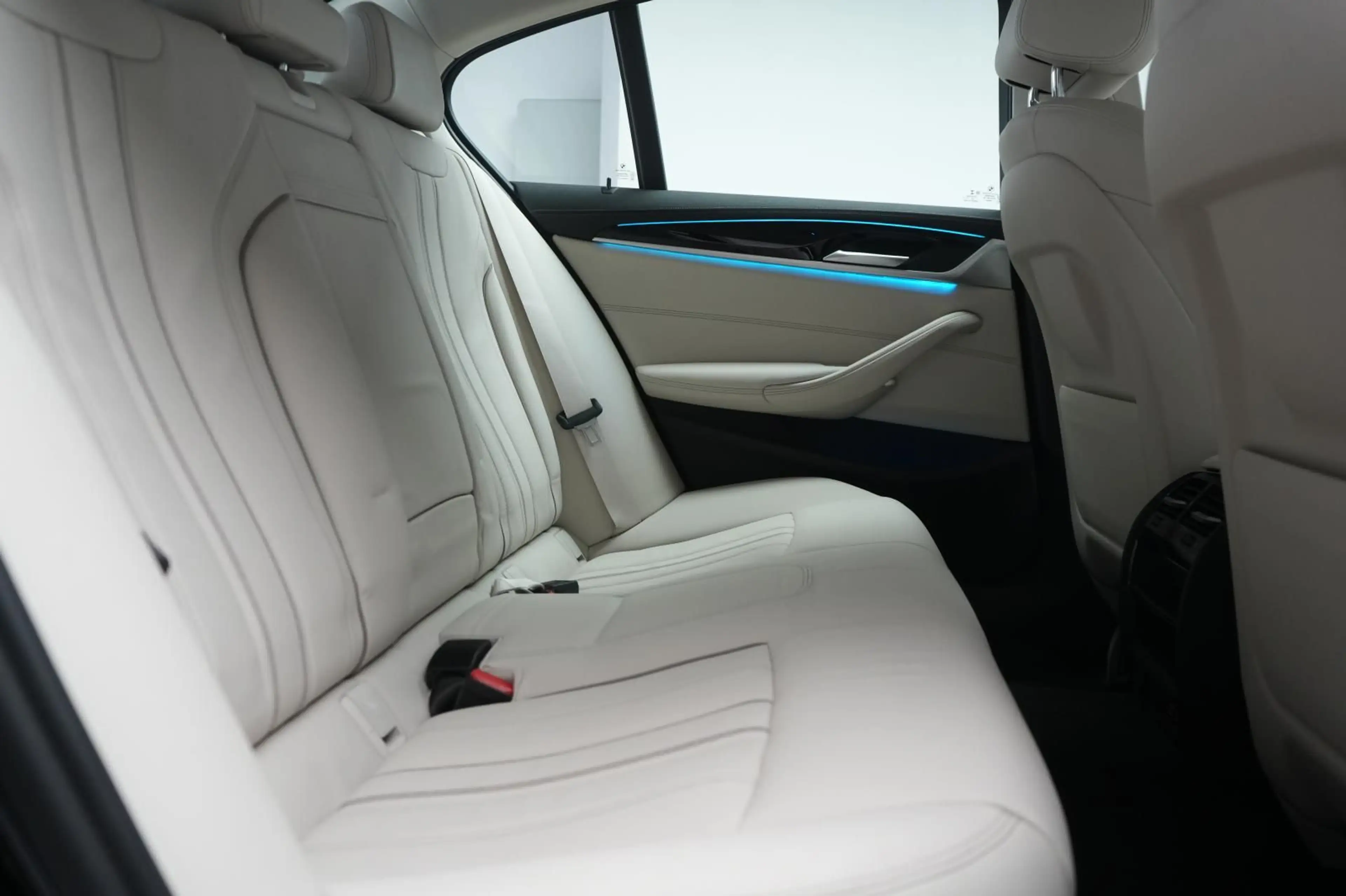 BMW 530 e M Sportlenkrad Leder/ACC/Virtual/CarPlay/ — photo 13