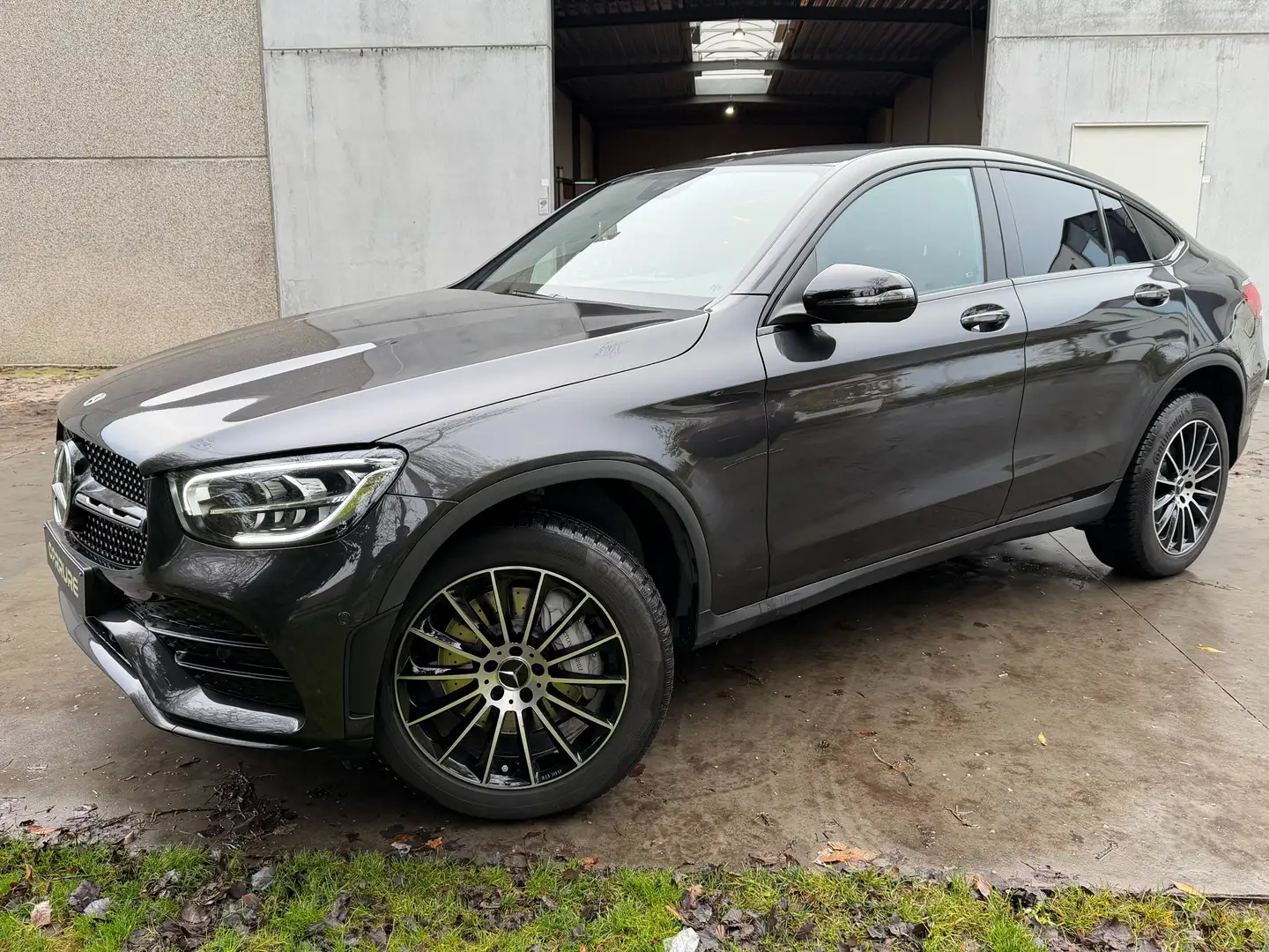 Mercedes-Benz GLC 300 GLC-Coupe 300 de 4Matic 9G-TRONIC AMG Line Zwart - 1