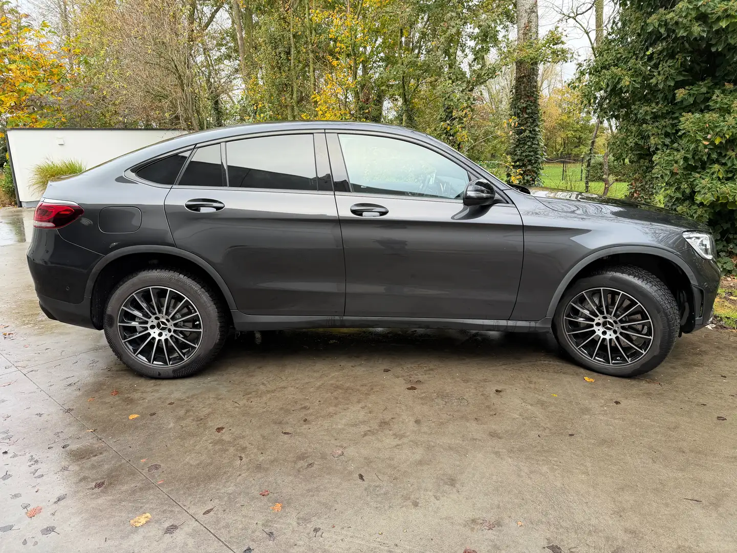Mercedes-Benz GLC 300 GLC-Coupe 300 de 4Matic 9G-TRONIC AMG Line Zwart - 2