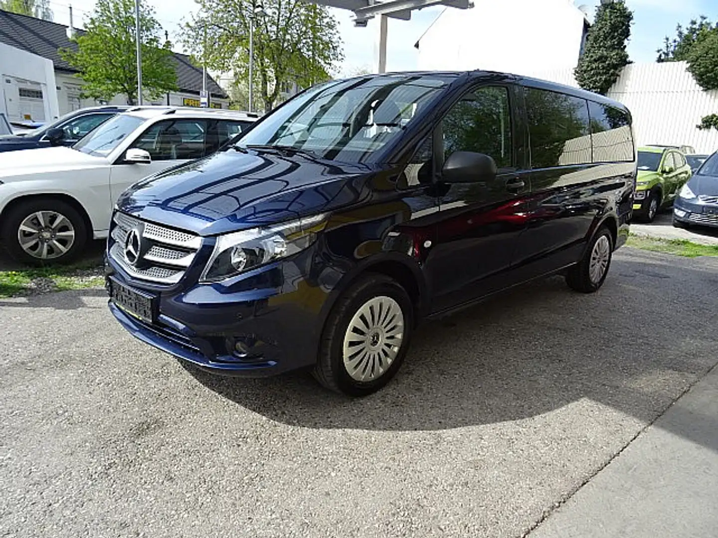 Mercedes-Benz Vito 119 BlueTec 4x4 lang Blau - 2