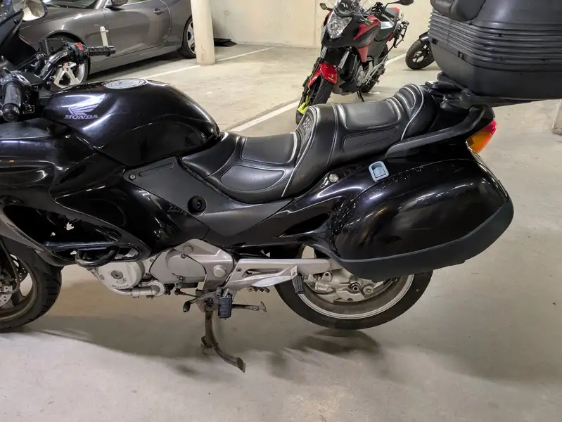 Honda NT 650 Hawk - foto 7