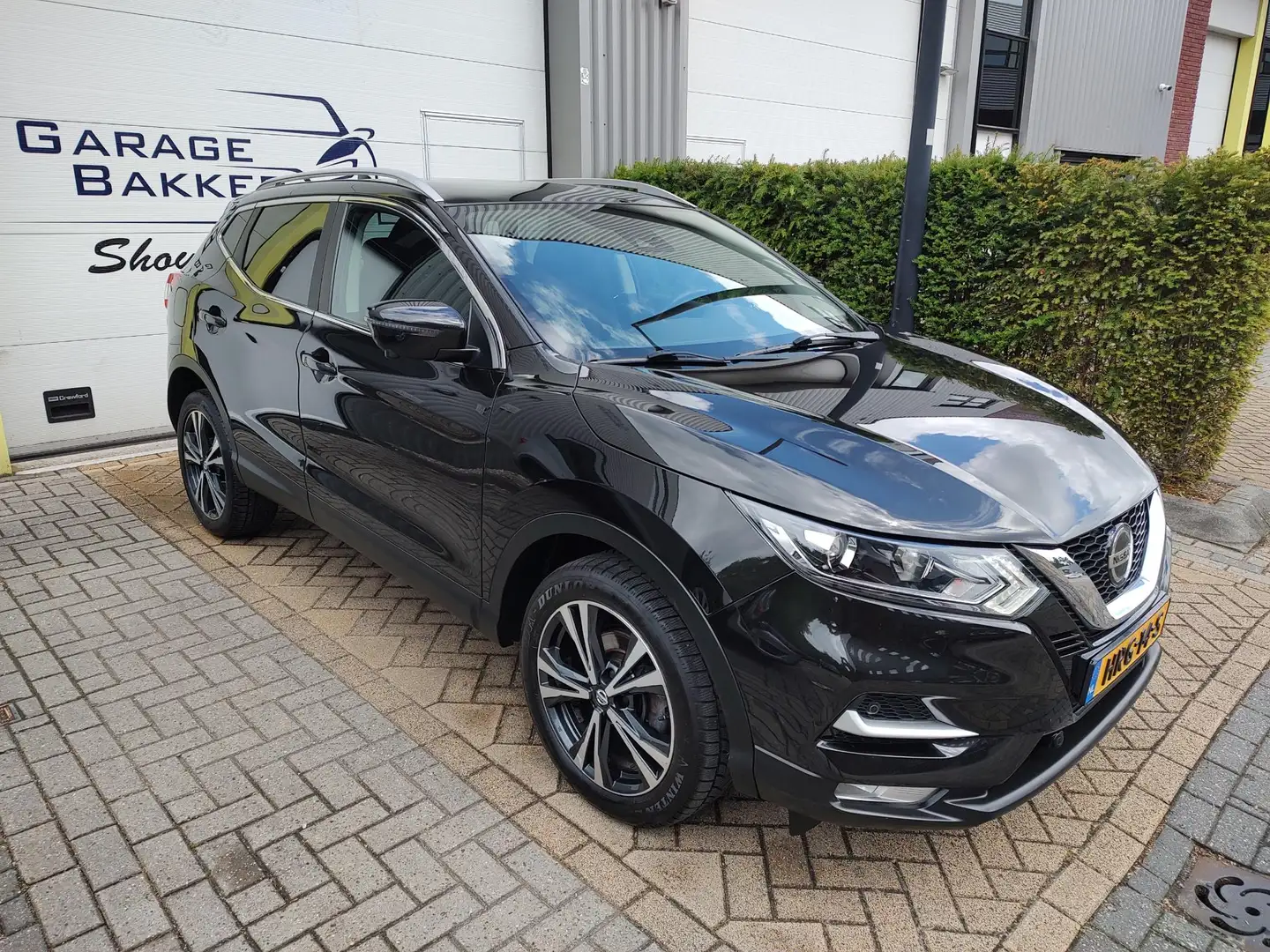 Nissan Qashqai 1.3 DIG-T N-Connecta Panoramadak Navi  360-Camera Negro - 1