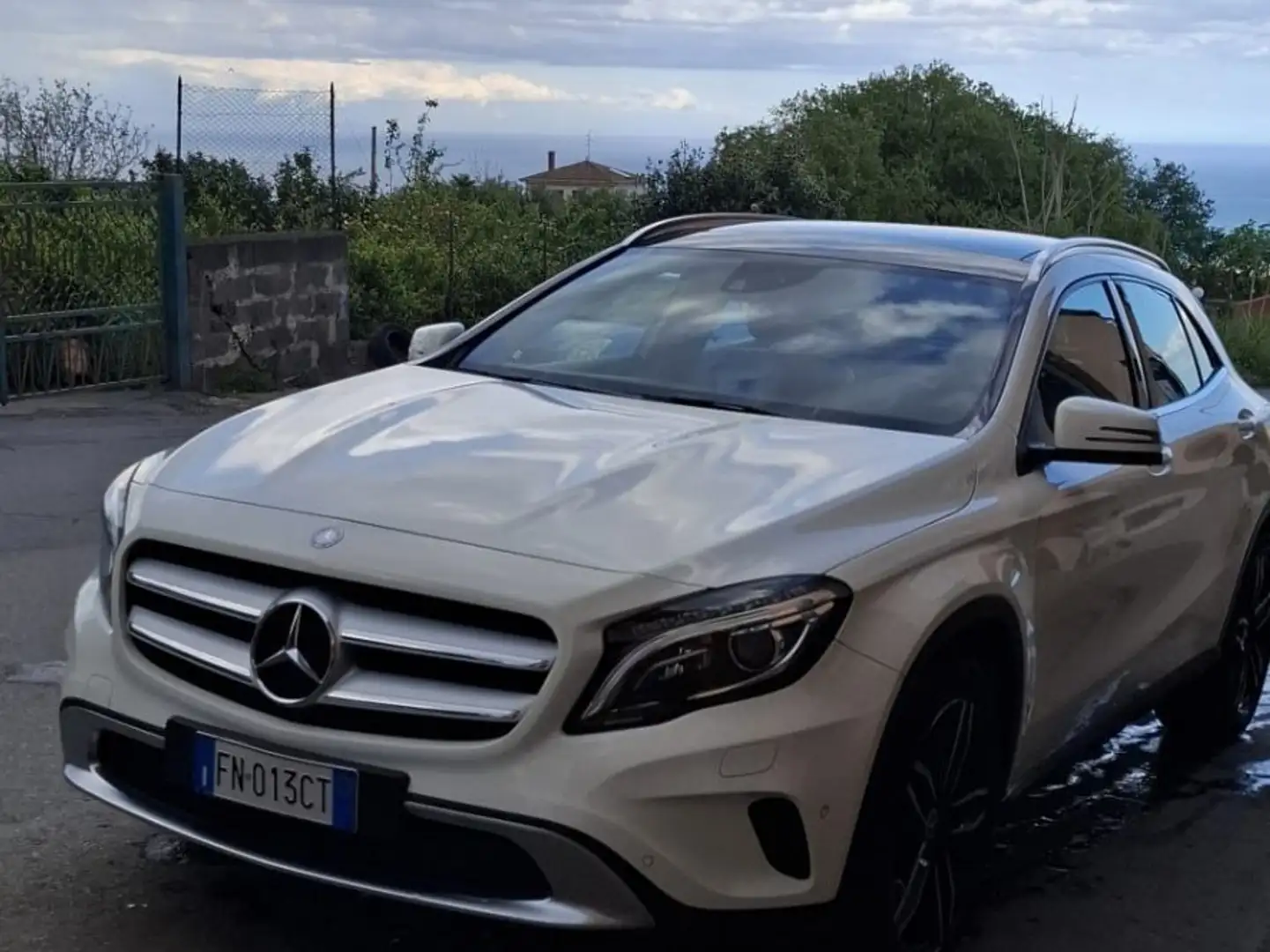 Mercedes-Benz GLA 200 d (cdi) Premium Bianco - 1