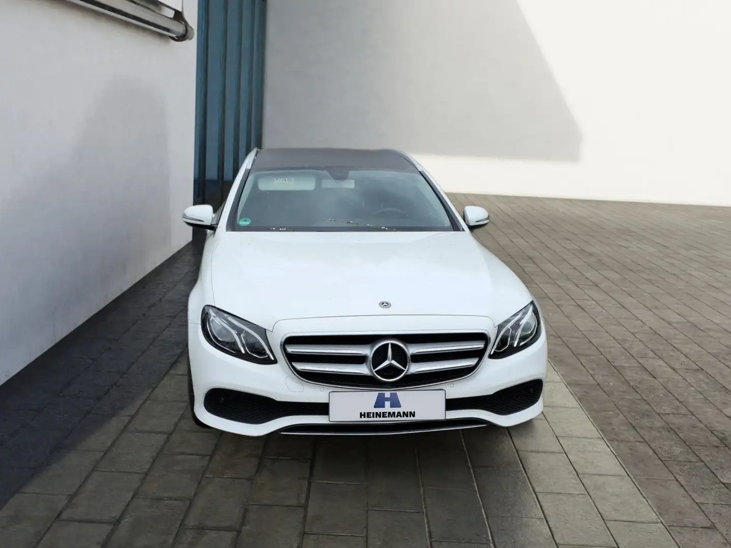 Mercedes-Benz E 200 d T 9G-TRONIC Avantgarde Weiß - 2