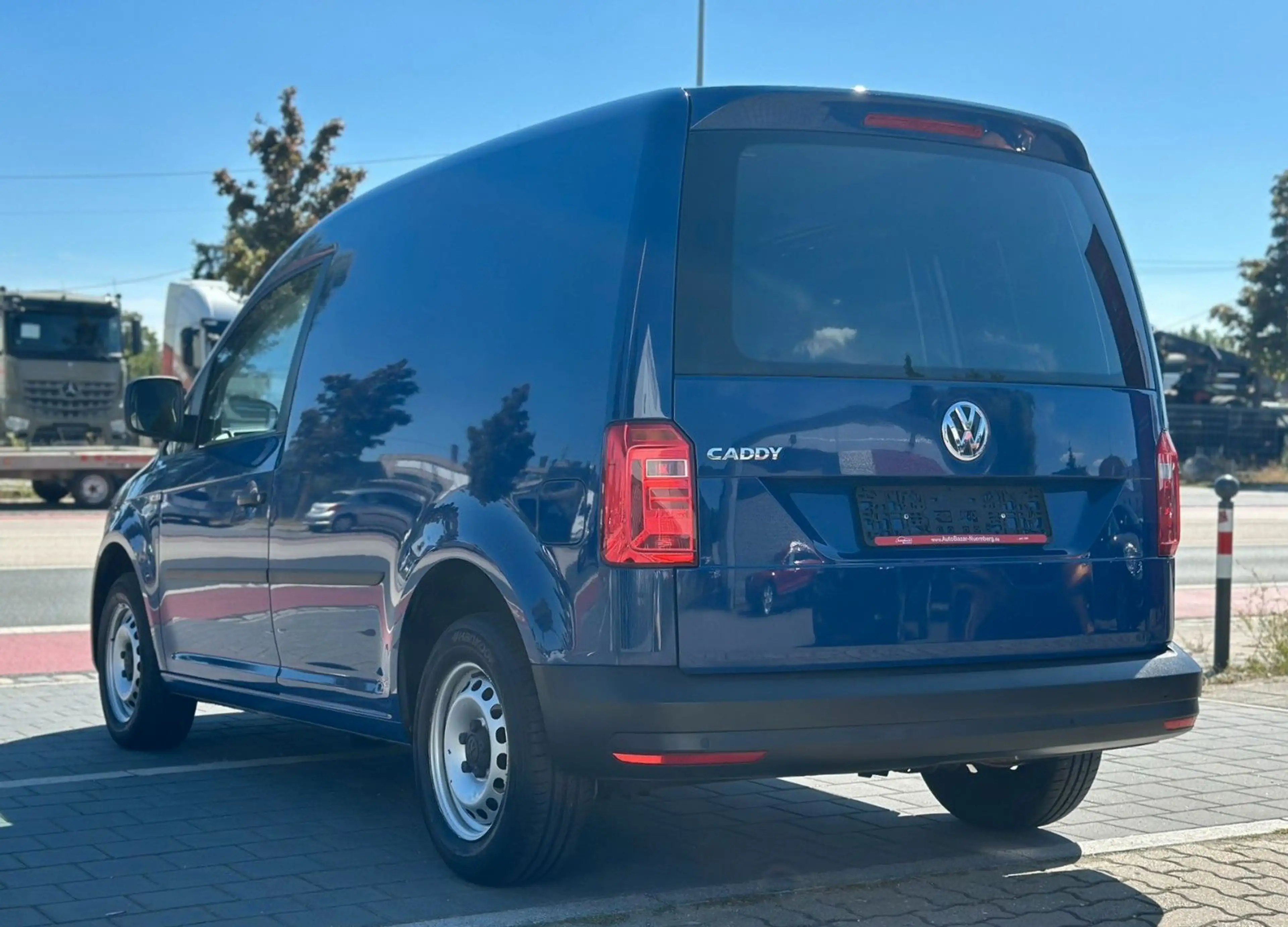 Volkswagen Caddy Kasten / MwSt. / Scheckheft / 1. Hand — photo 3