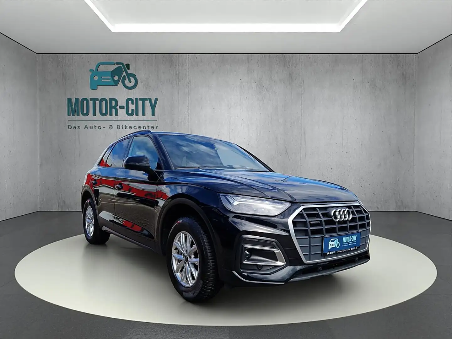 Audi Q5 50 TFSI e PHEV quattro Schwarz - 2