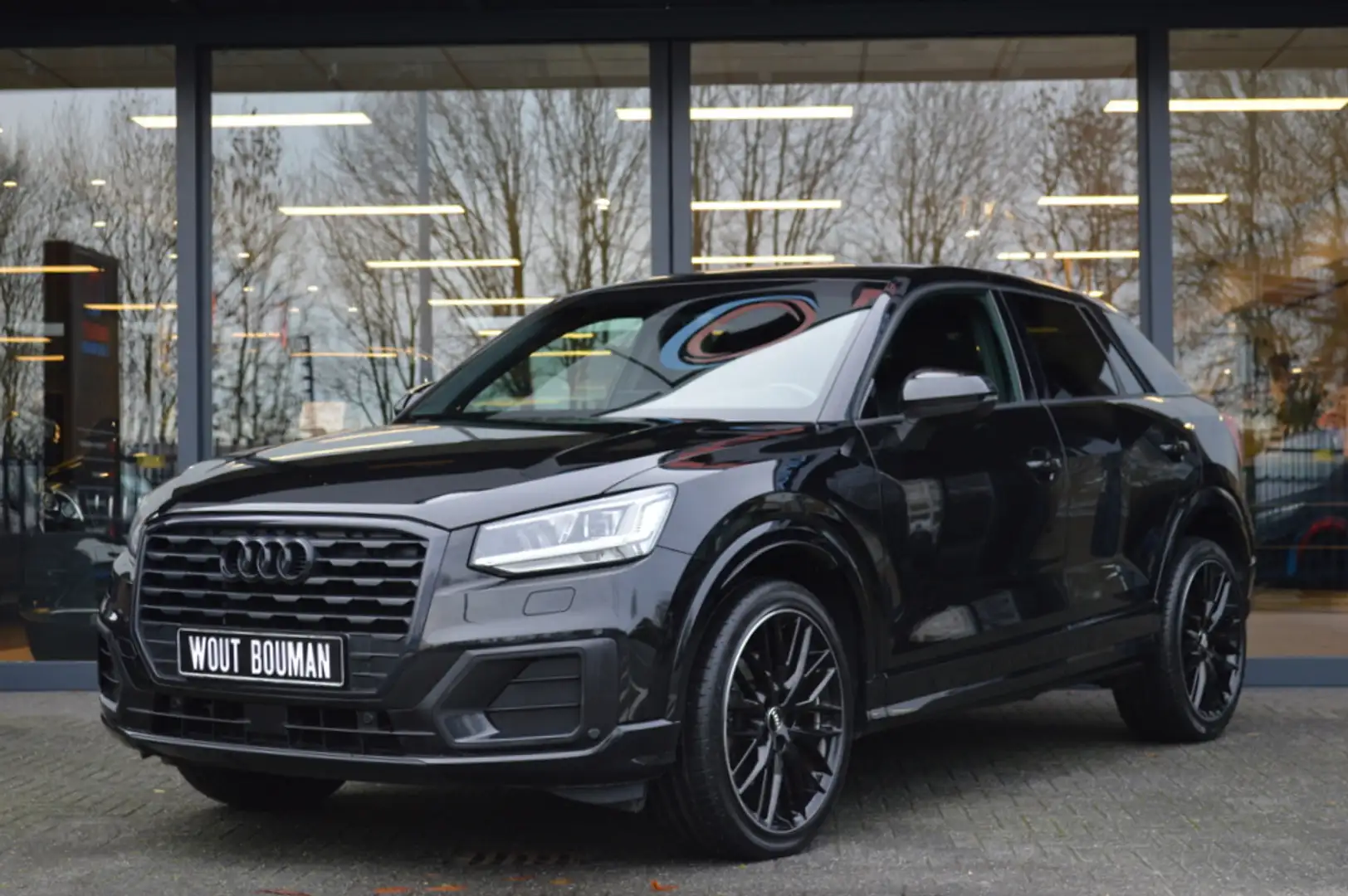 Audi Q2 35 TFSI Sport Aut. Led Leder Camera CarPlay Pdc crna - 2