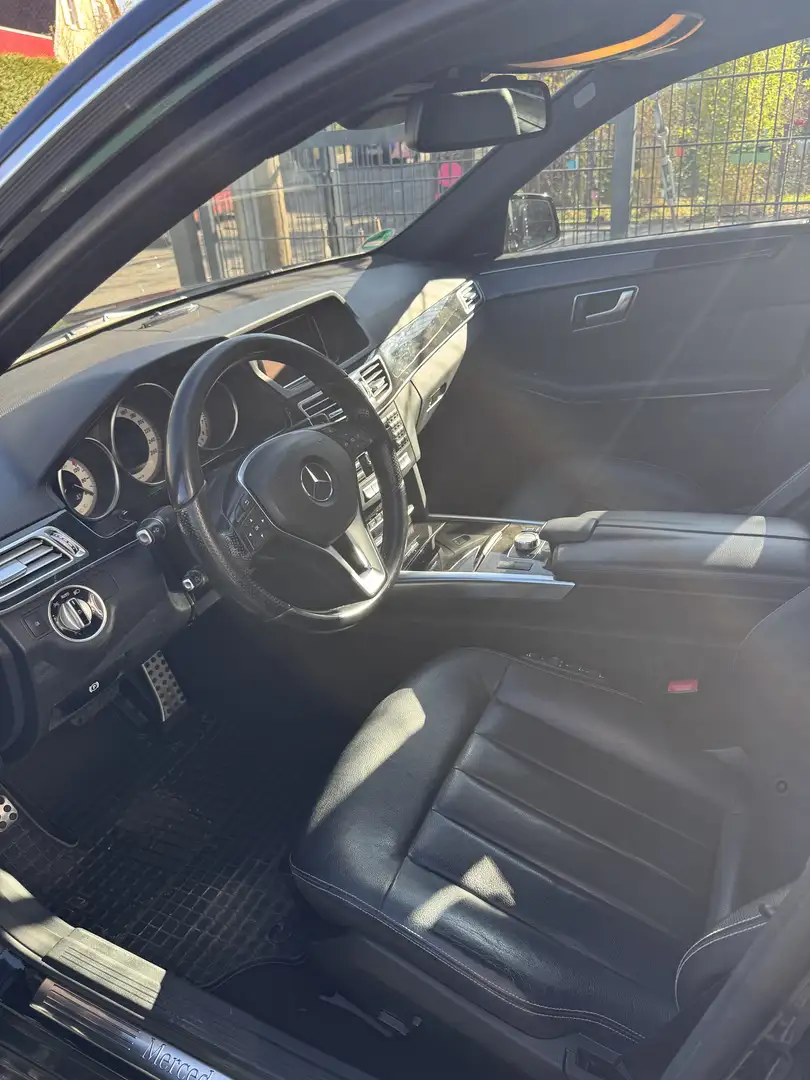 Mercedes-Benz E 400 4MATIC - AMG Paket - Distronic Plus Negru - 2