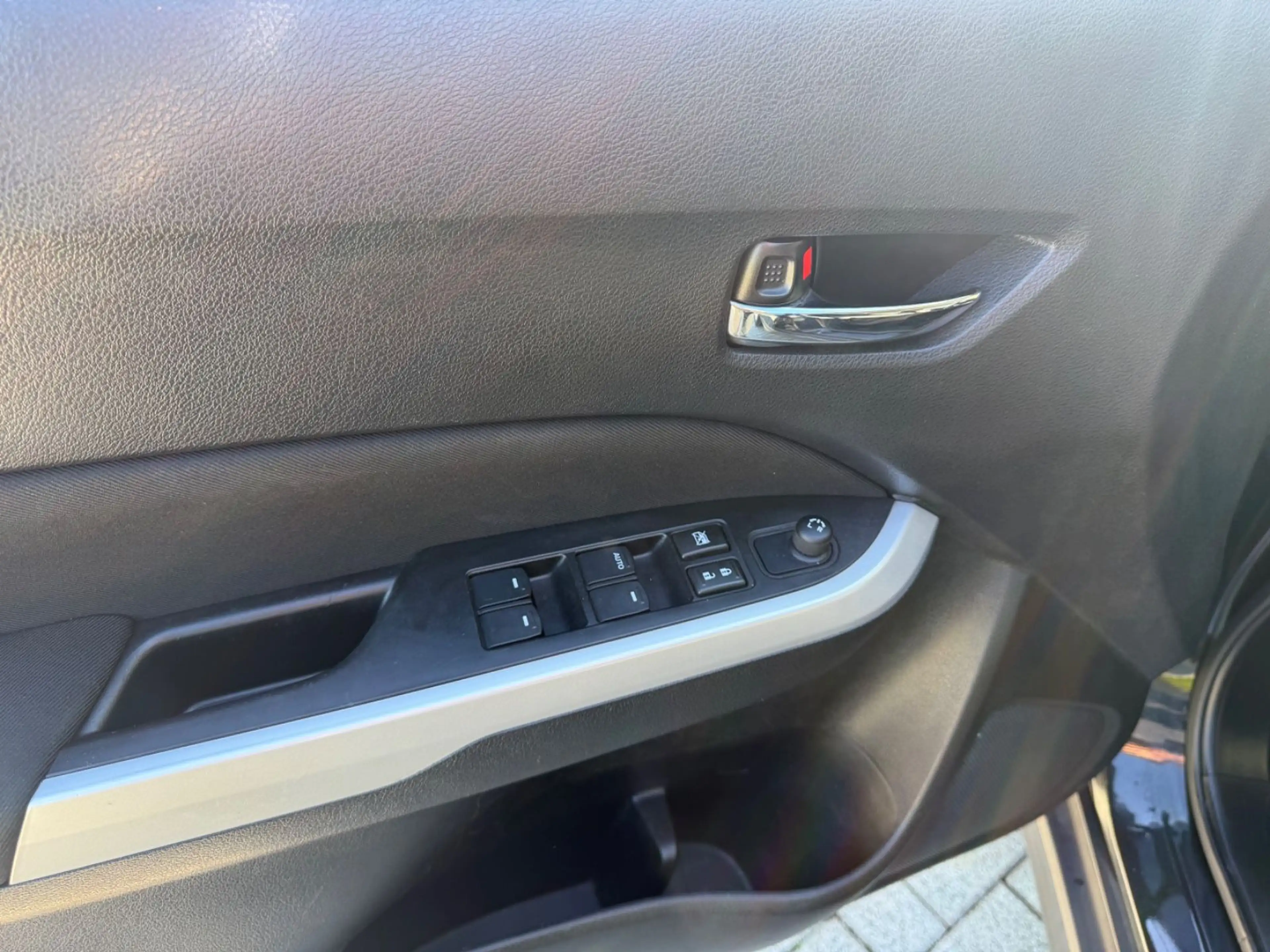 Suzuki Vitara 1.6 DDiS Comfort 4x2 Sitzheizung-Klima — photo 12