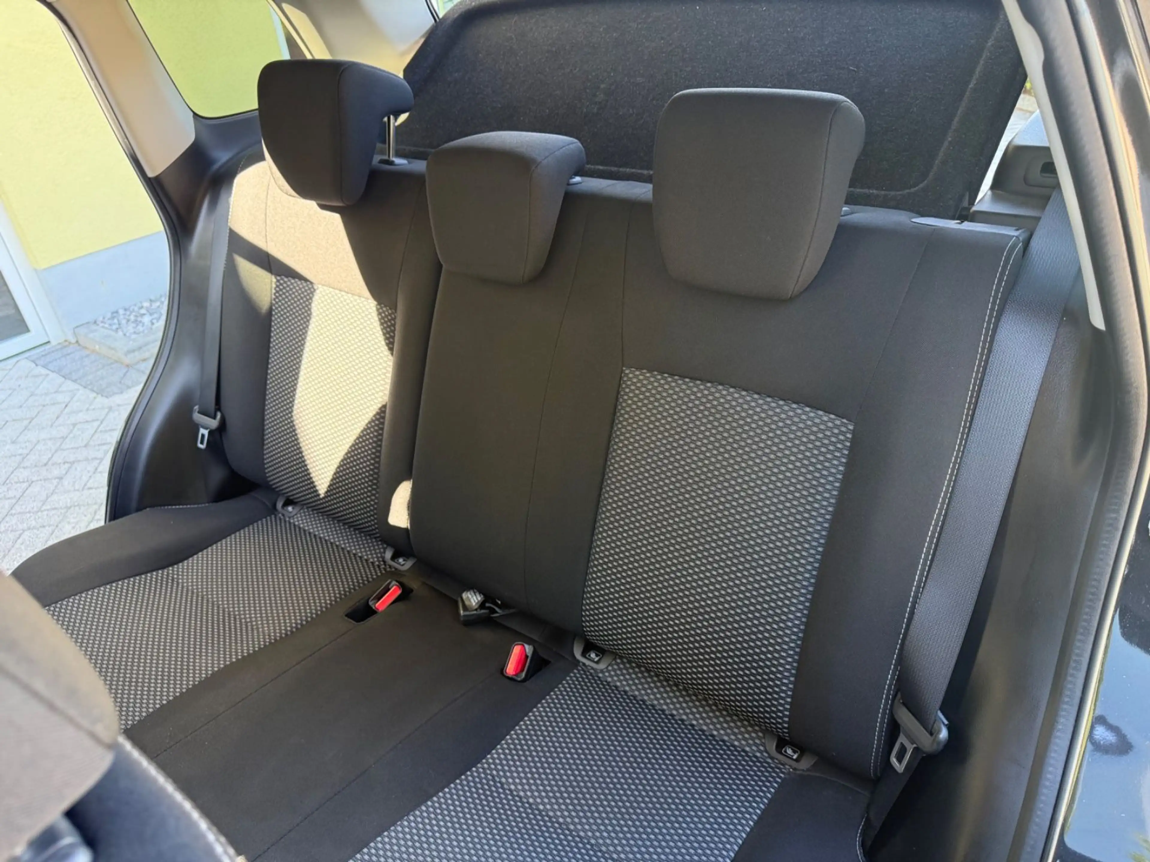 Suzuki Vitara 1.6 DDiS Comfort 4x2 Sitzheizung-Klima — photo 10