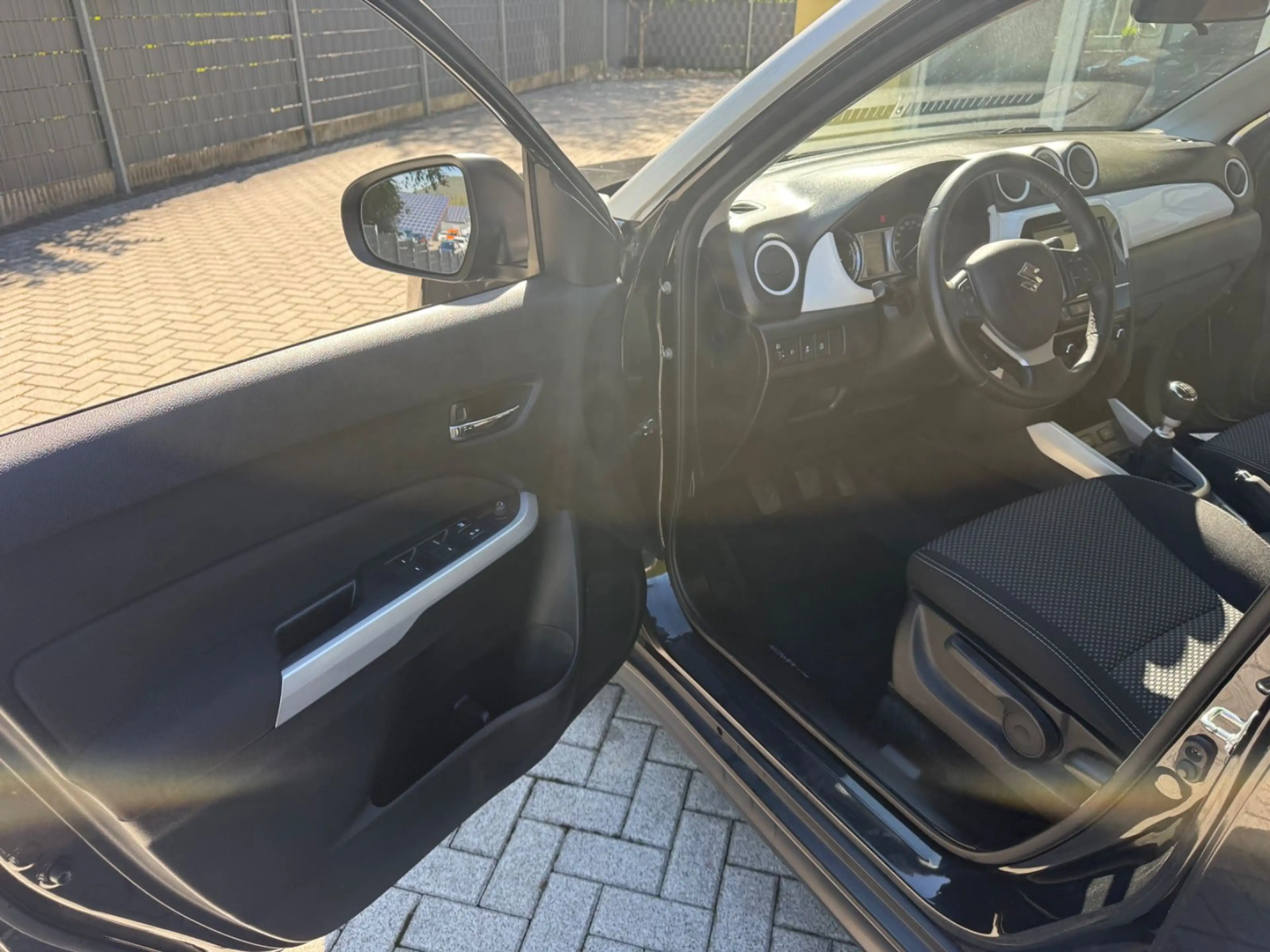Suzuki Vitara 1.6 DDiS Comfort 4x2 Sitzheizung-Klima — photo 11