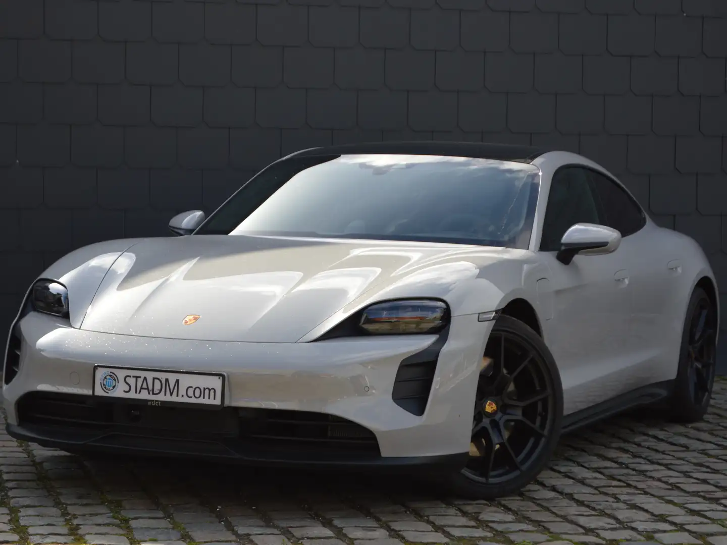 Porsche Taycan GTS | Battery+ | BOSE | Sport Chrono | Matrix Grijs - 1