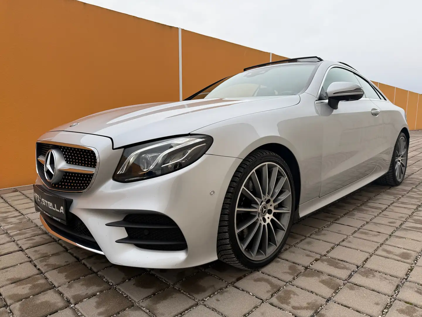 Mercedes-Benz E 450 E 450 / 43 AMG 4Matic Coupé / Pano / Widescreen Сірий - 1