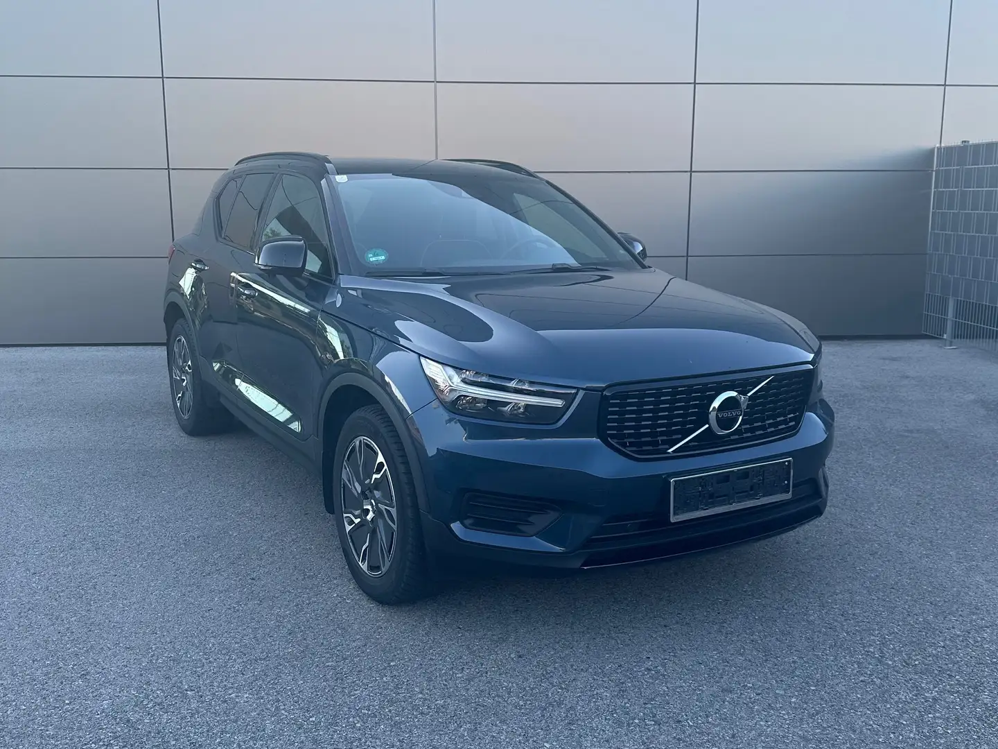 Volvo XC40 XC40 T3 R-Design Geartronic R-Design Blau - 2
