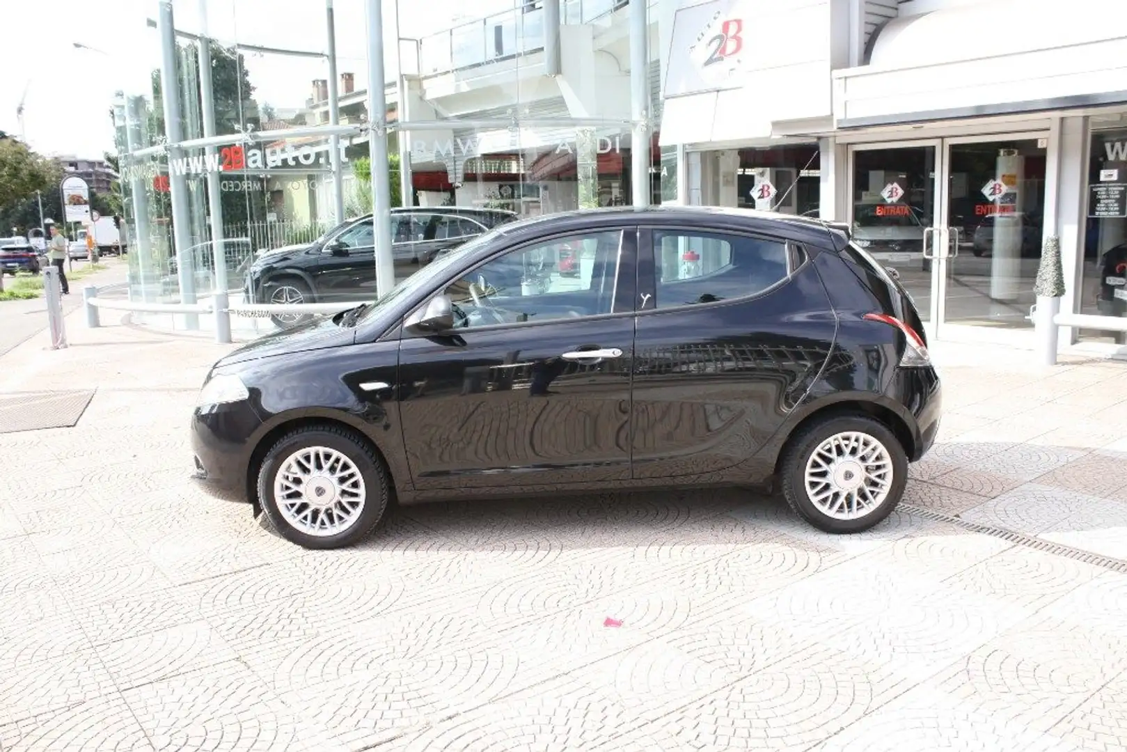 Lancia Ypsilon 1.2 69 CV 5 porte GPL Gold Noir - 2